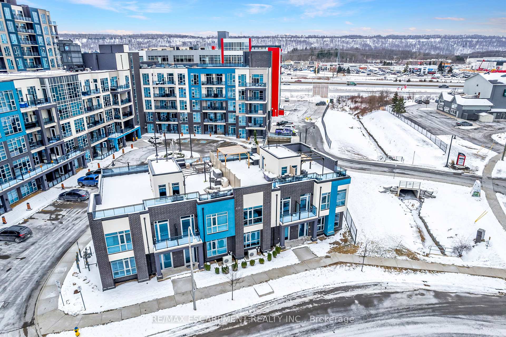Photo 2 of 4 Concord Place, Grimsby, Grimsby Beach — HOMEH