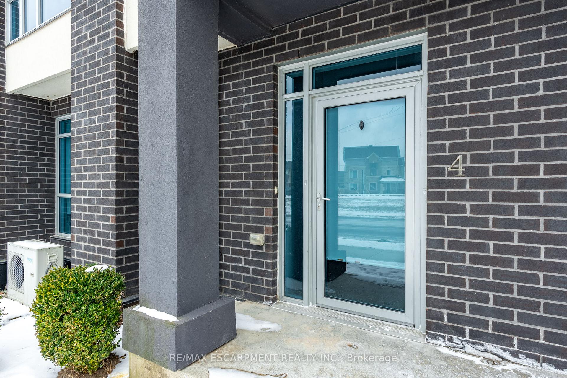 Photo 4 of 4 Concord Place, Grimsby, Grimsby Beach — HOMEH