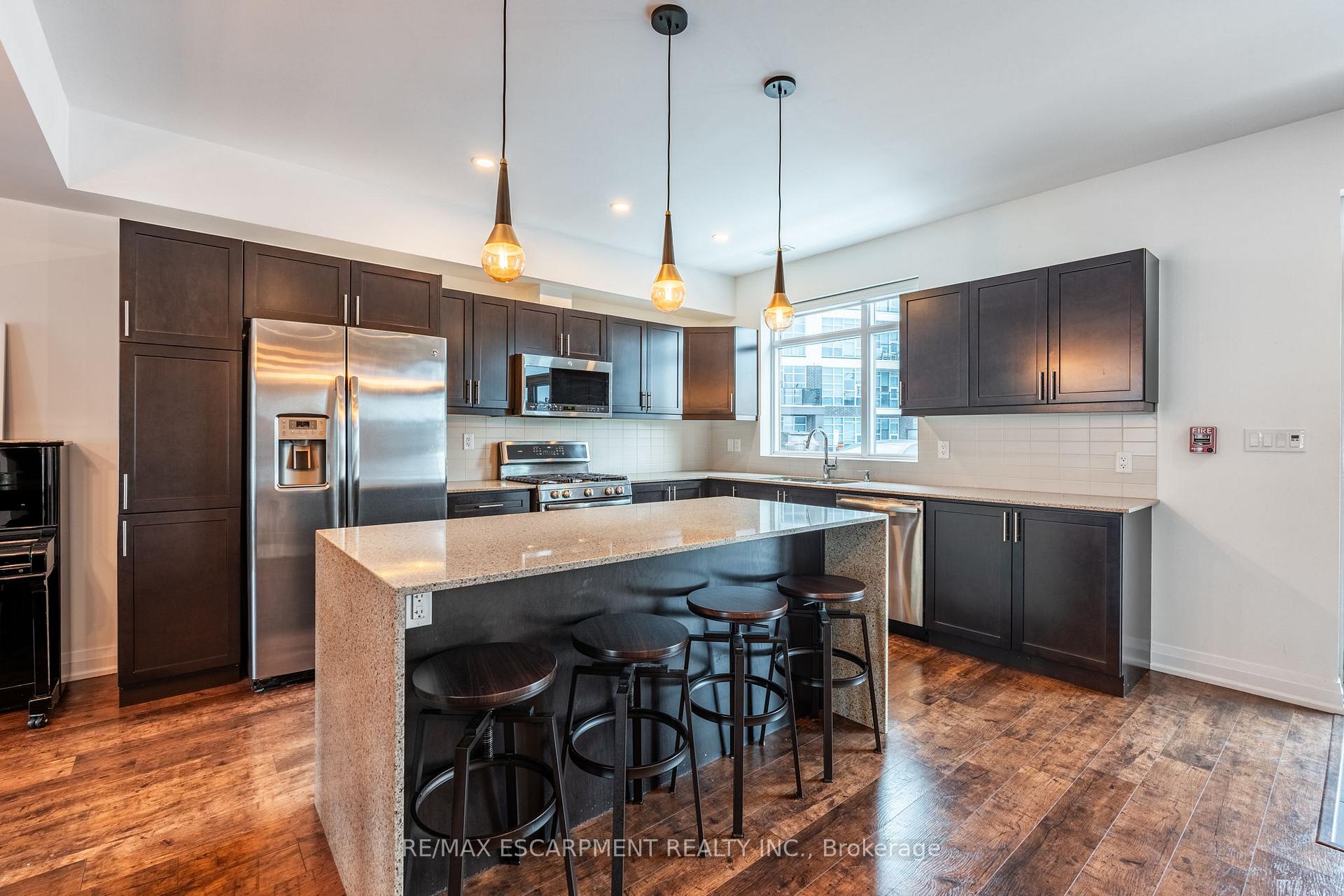 Photo 6 of 4 Concord Place, Grimsby, Grimsby Beach — HOMEH