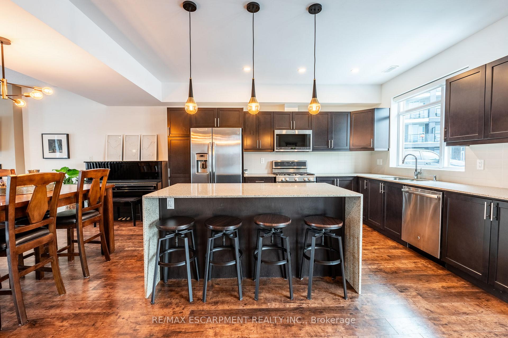 Photo 7 of 4 Concord Place, Grimsby, Grimsby Beach — HOMEH