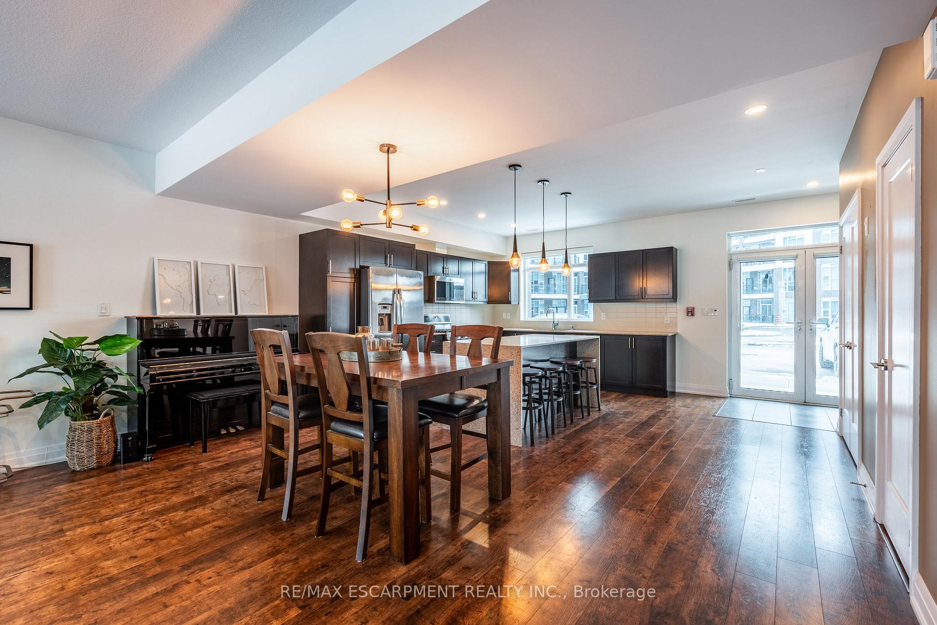 Photo 11 of 4 Concord Place, Grimsby, Grimsby Beach — HOMEH