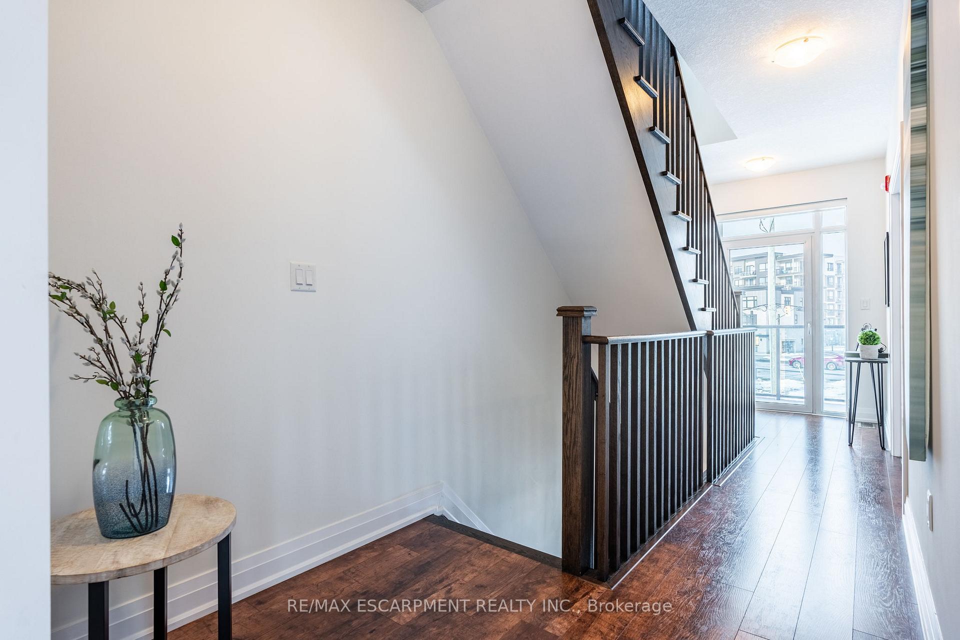 Photo 16 of 4 Concord Place, Grimsby, Grimsby Beach — HOMEH