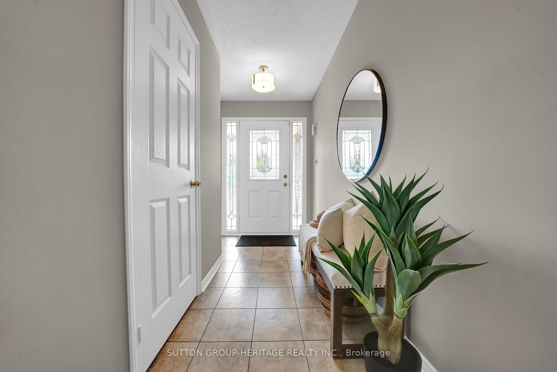 Photo 3 of Unit 38, 460 Woodmount Drive, Oshawa, Samac — HOMEH