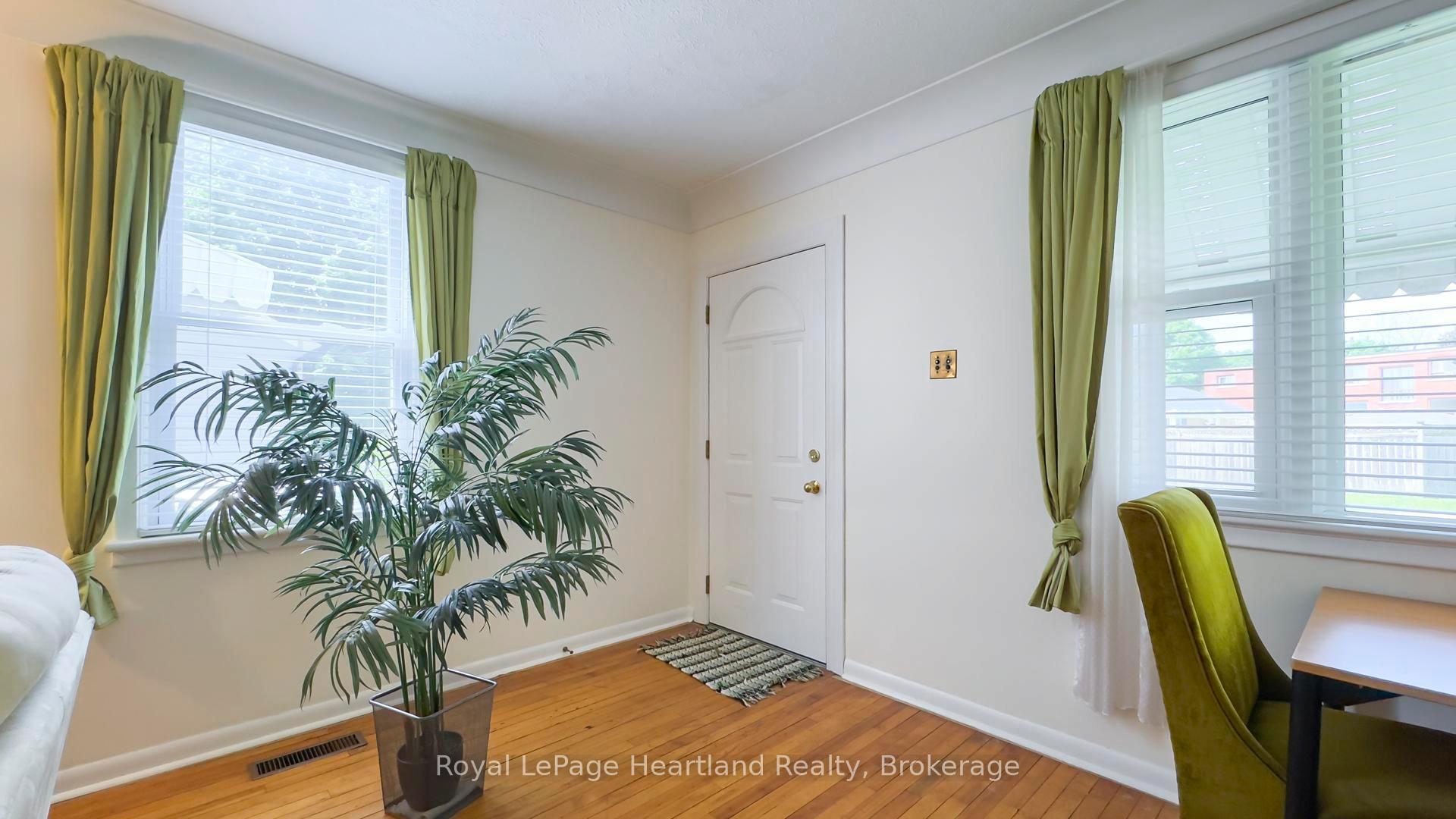 Photo 4 of 115 Queen Street, Central Huron, Clinton — HOMEH