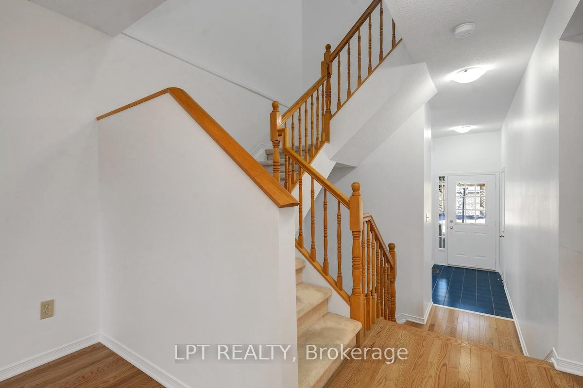 Photo 4 of 6 Sandcliffe Terrace, Ottawa, Centrepointe — HOMEH