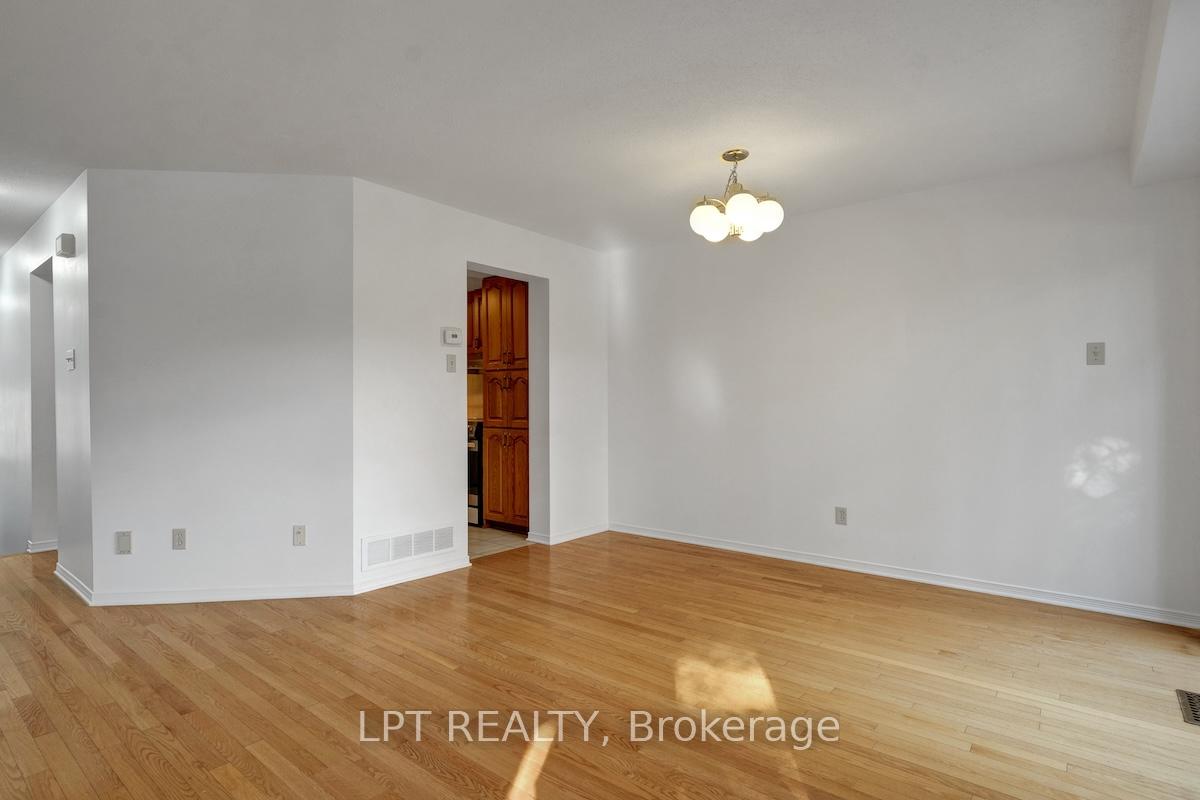 Photo 12 of 6 Sandcliffe Terrace, Ottawa, Centrepointe — HOMEH