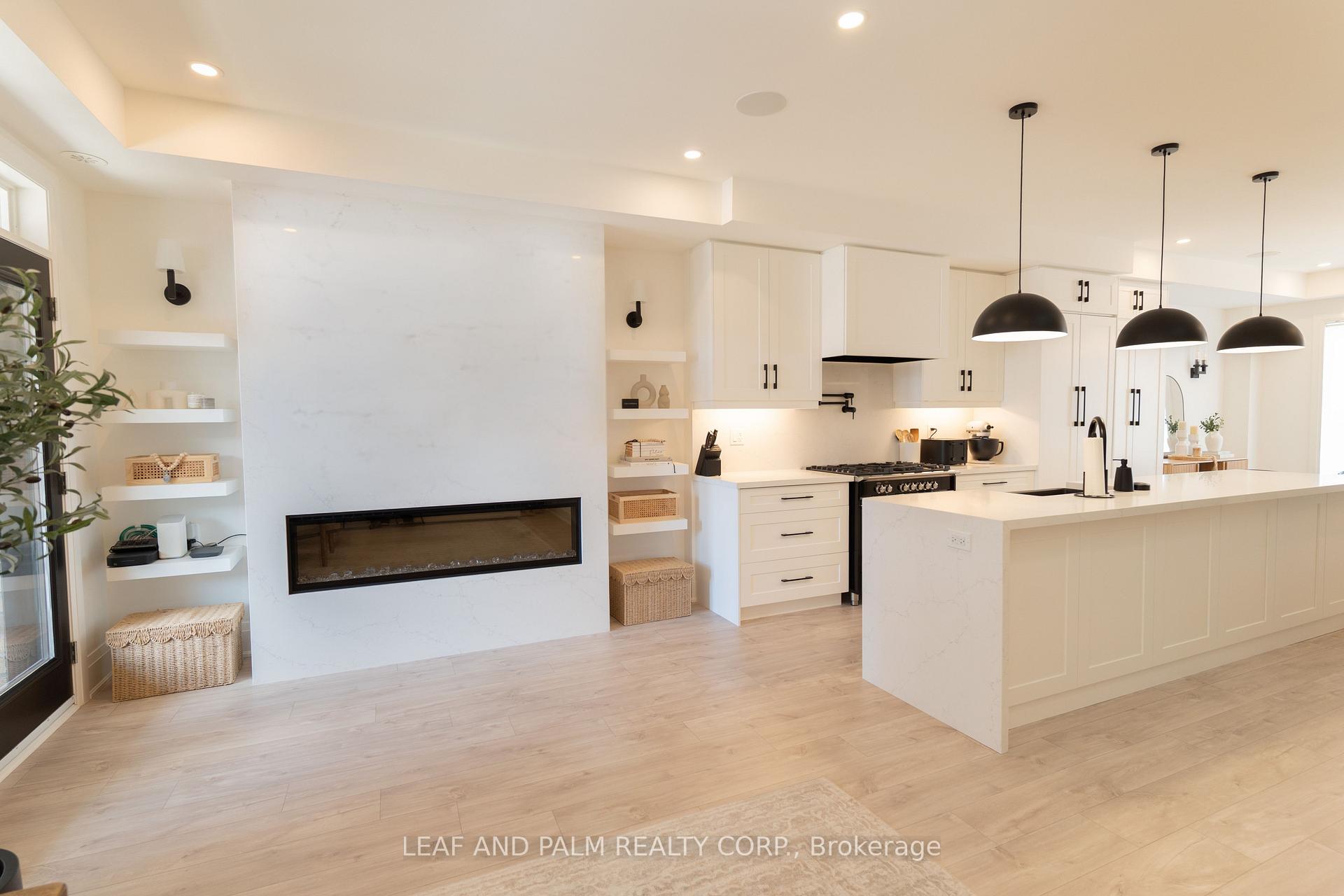Photo 1 of Unit 3, 10250 Keele Street, Vaughan, Maple — HOMEH