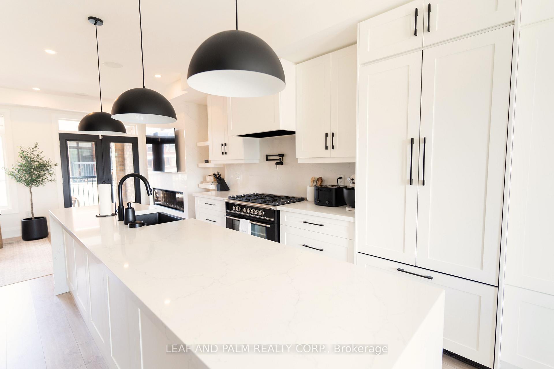 Photo 6 of Unit 3, 10250 Keele Street, Vaughan, Maple — HOMEH