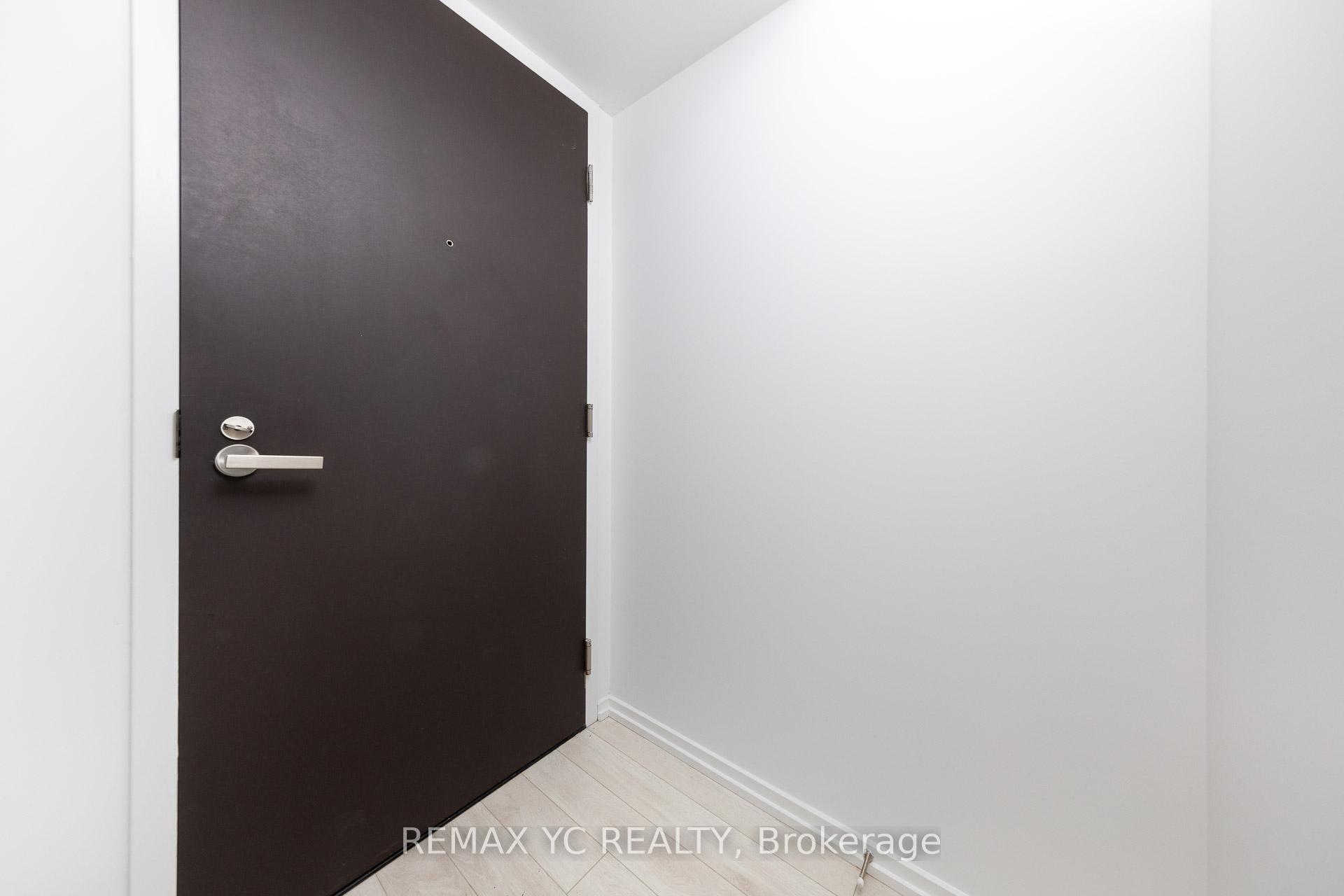 Front of Unit 5104, 197 Yonge Street