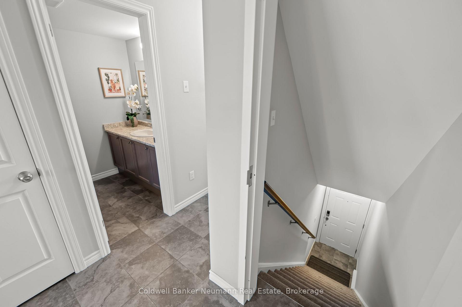 Photo 3 of Unit 11B, 85 Mullin Drive, Guelph, Victoria North — HOMEH