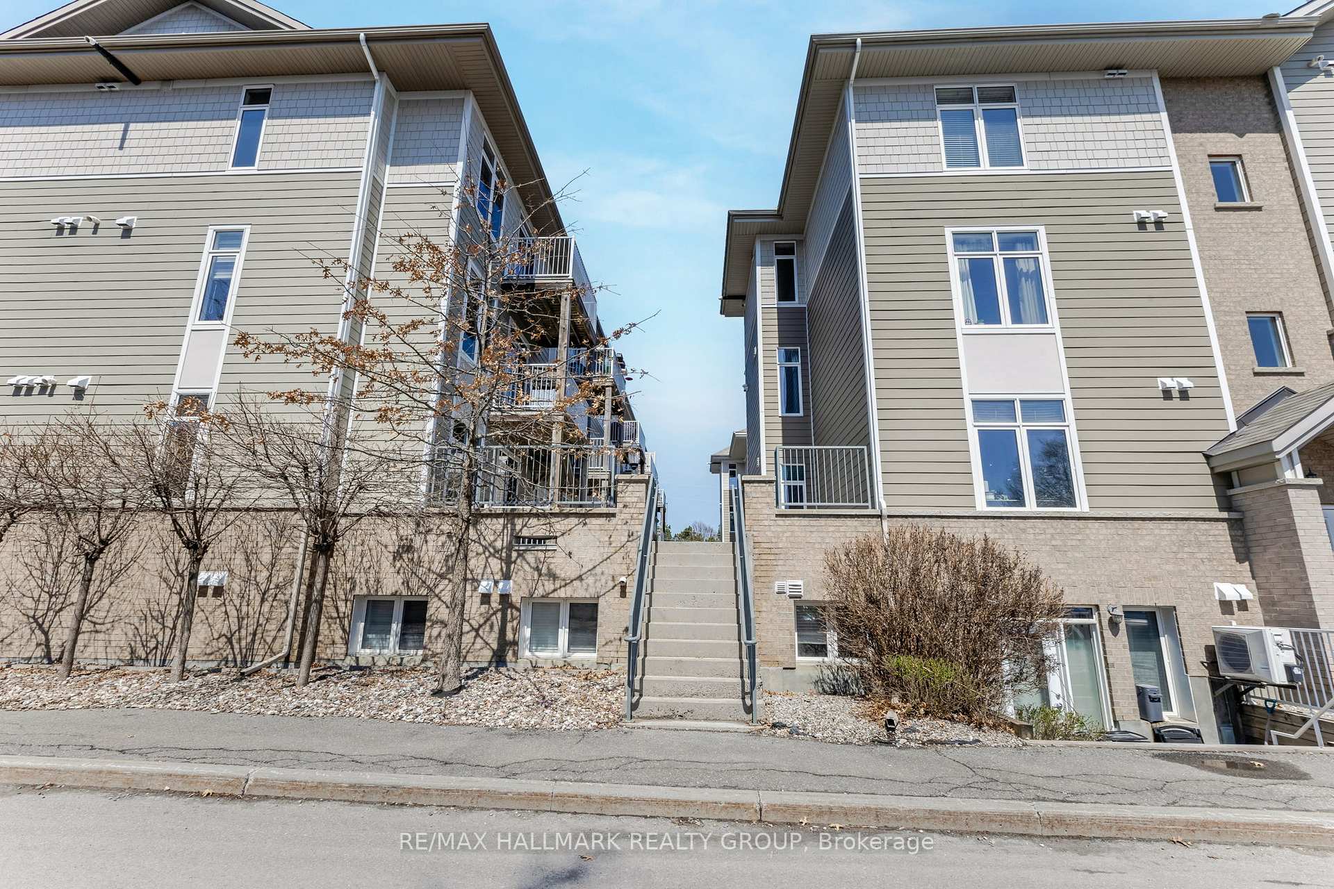 Photo 1 of Unit C, 322 Everest Private, Ottawa, Elmvale Acres — HOMEH