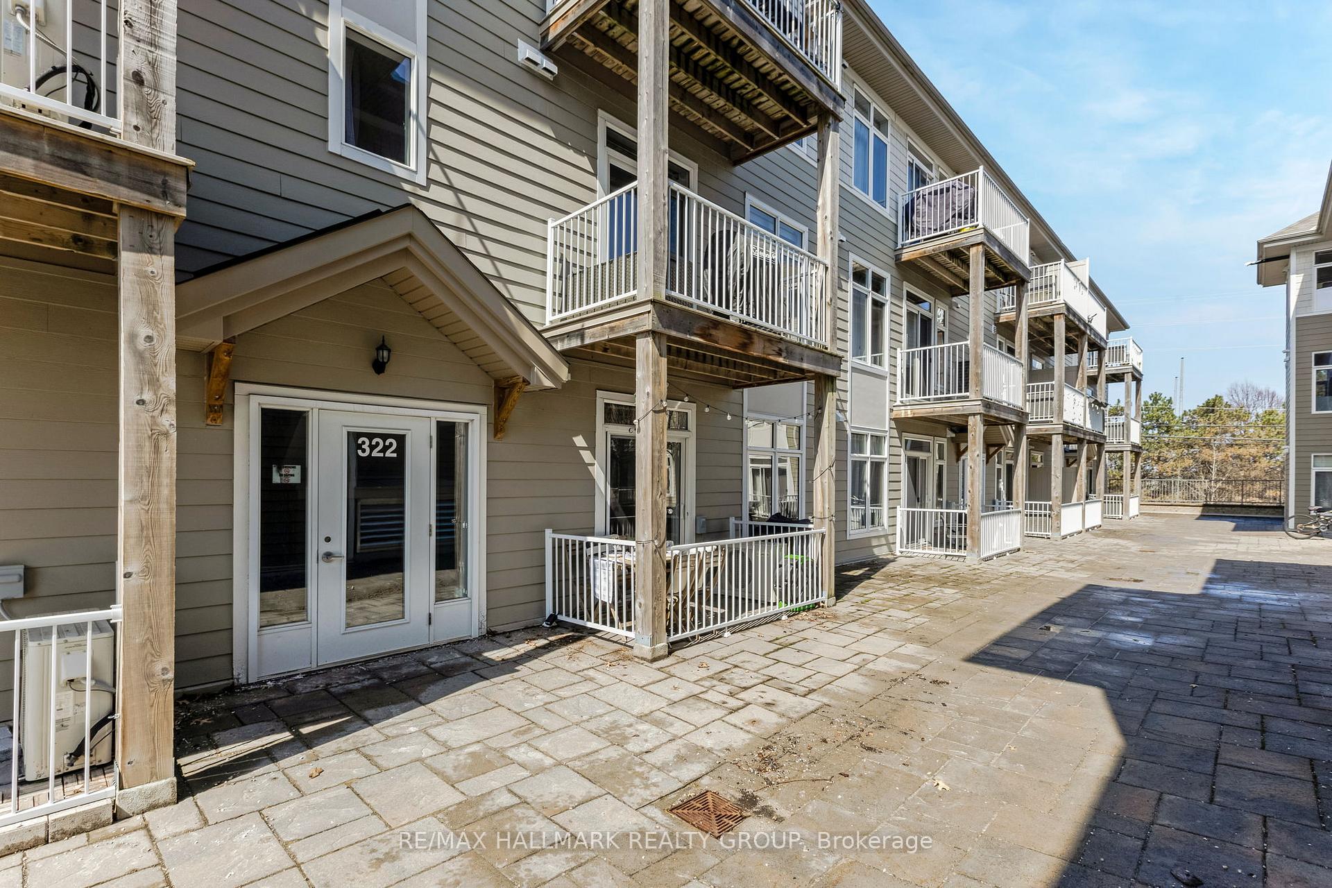 Photo 2 of Unit C, 322 Everest Private, Ottawa, Elmvale Acres — HOMEH