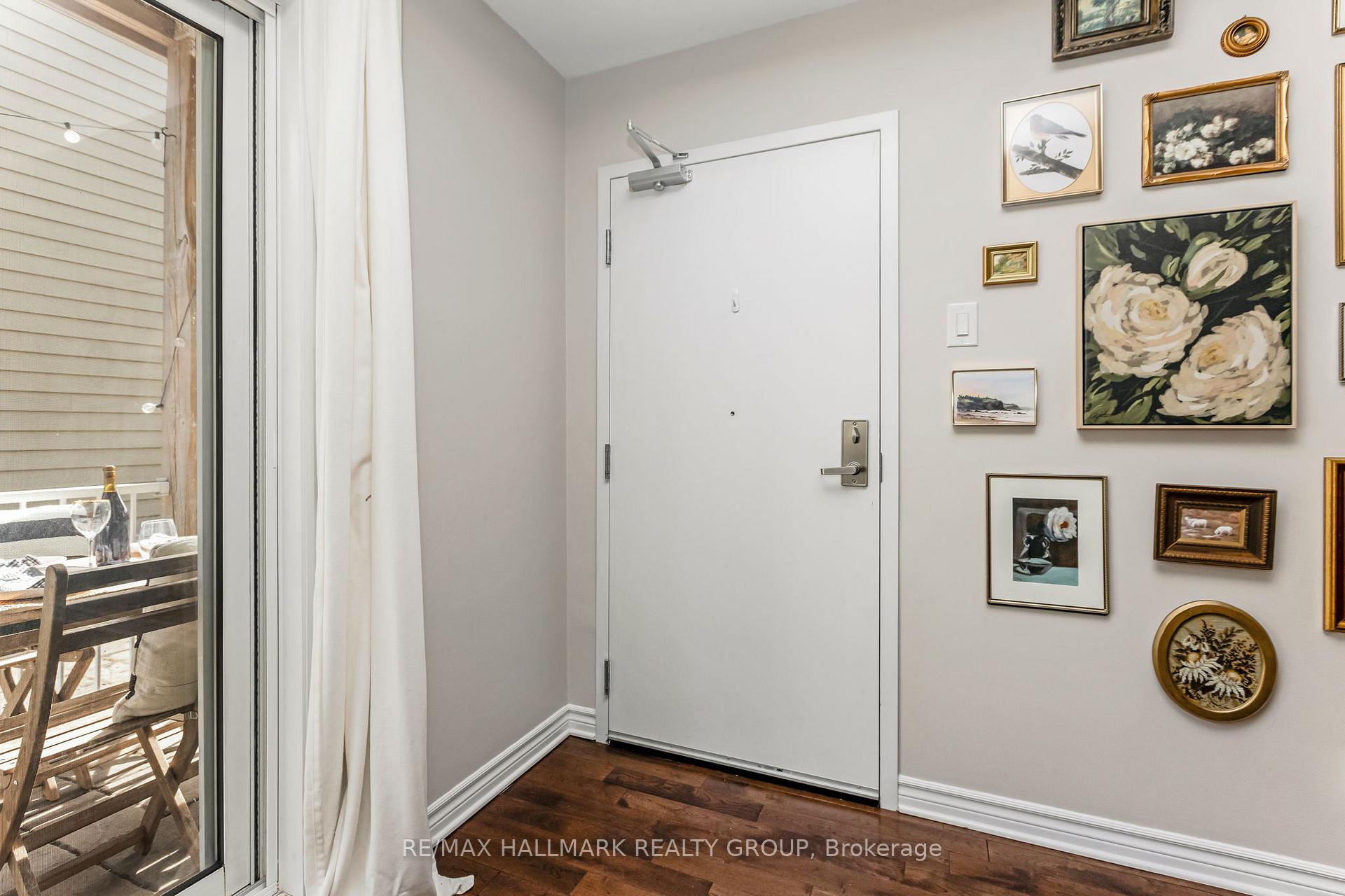 Photo 4 of Unit C, 322 Everest Private, Ottawa, Elmvale Acres — HOMEH