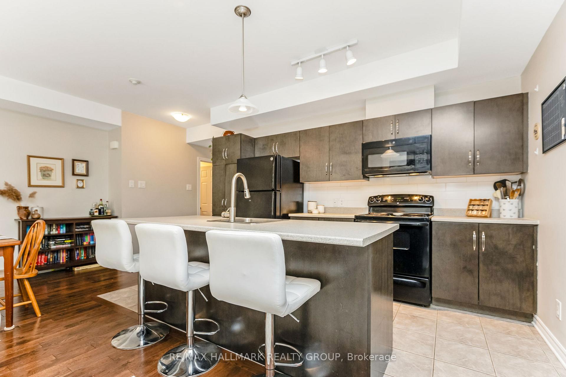 Photo 8 of Unit C, 322 Everest Private, Ottawa, Elmvale Acres — HOMEH