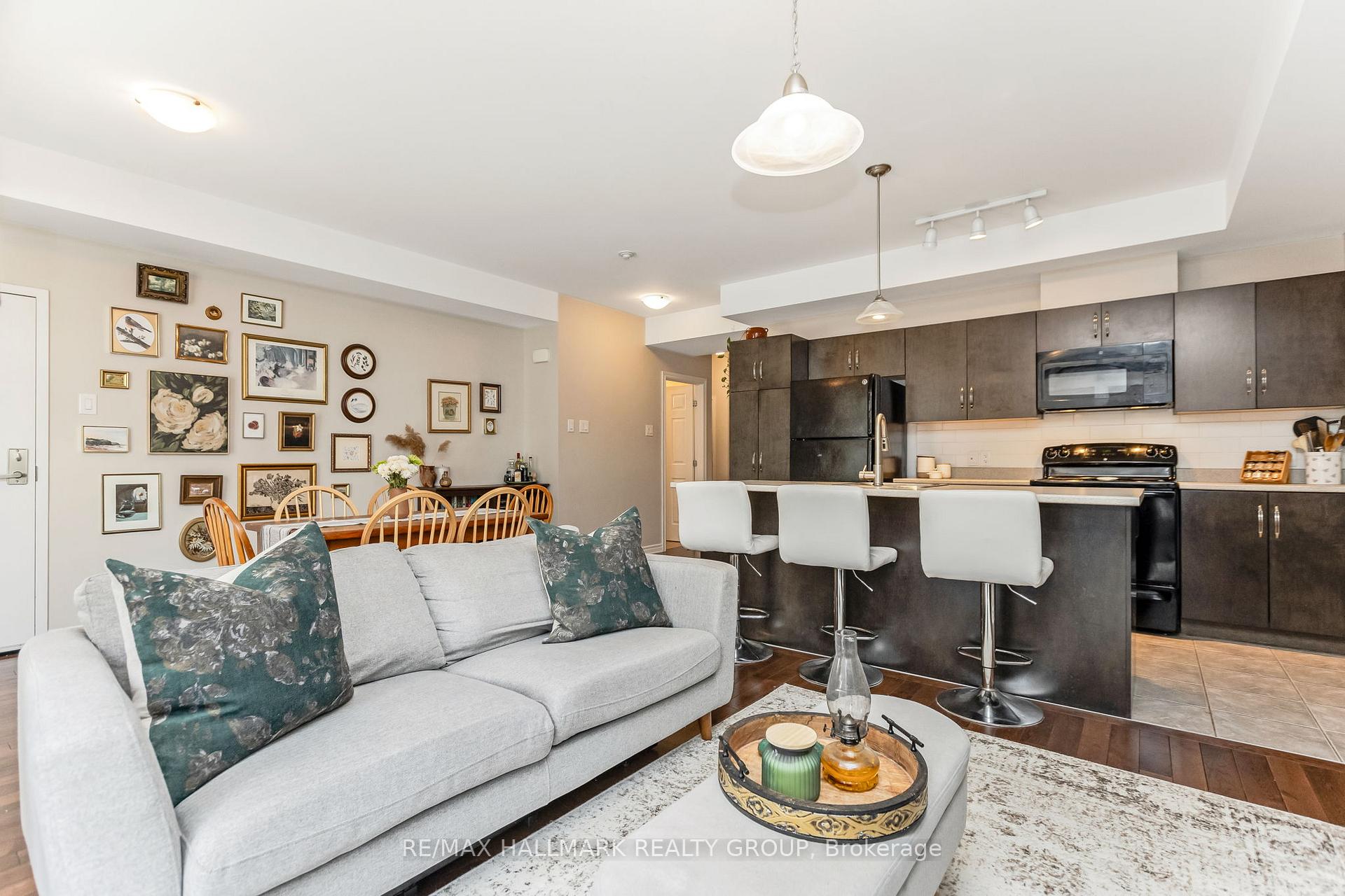 Photo 11 of Unit C, 322 Everest Private, Ottawa, Elmvale Acres — HOMEH