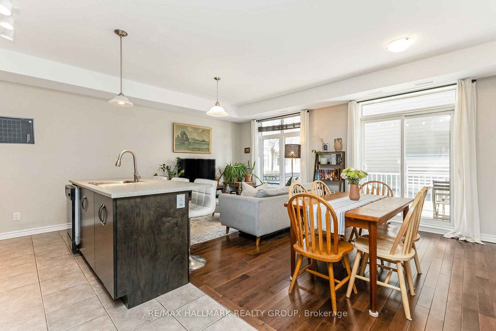 Photo 12 of Unit C, 322 Everest Private, Ottawa, Elmvale Acres — HOMEH