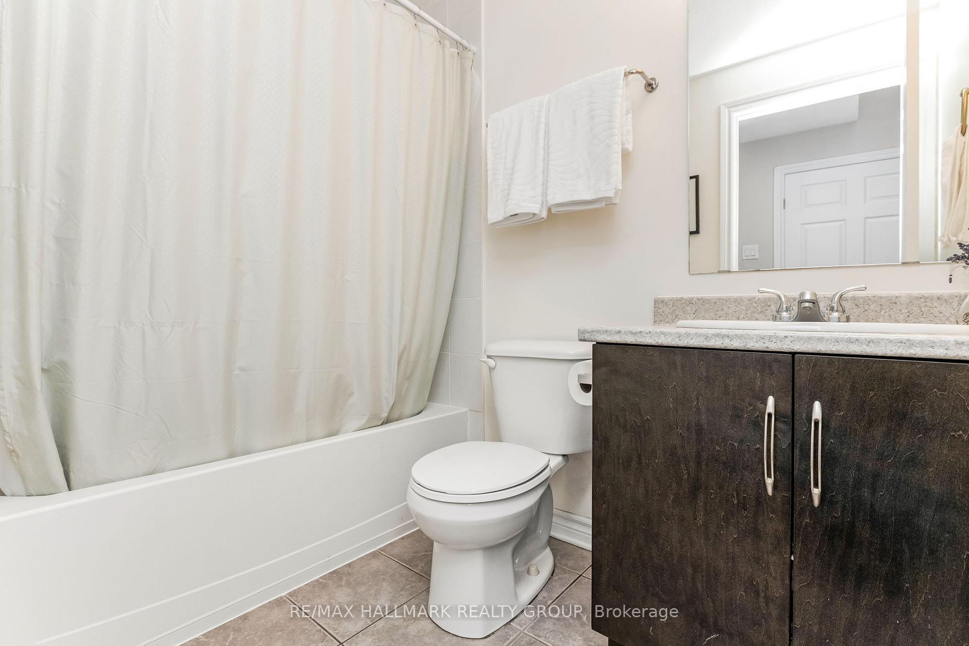 Photo 16 of Unit C, 322 Everest Private, Ottawa, Elmvale Acres — HOMEH