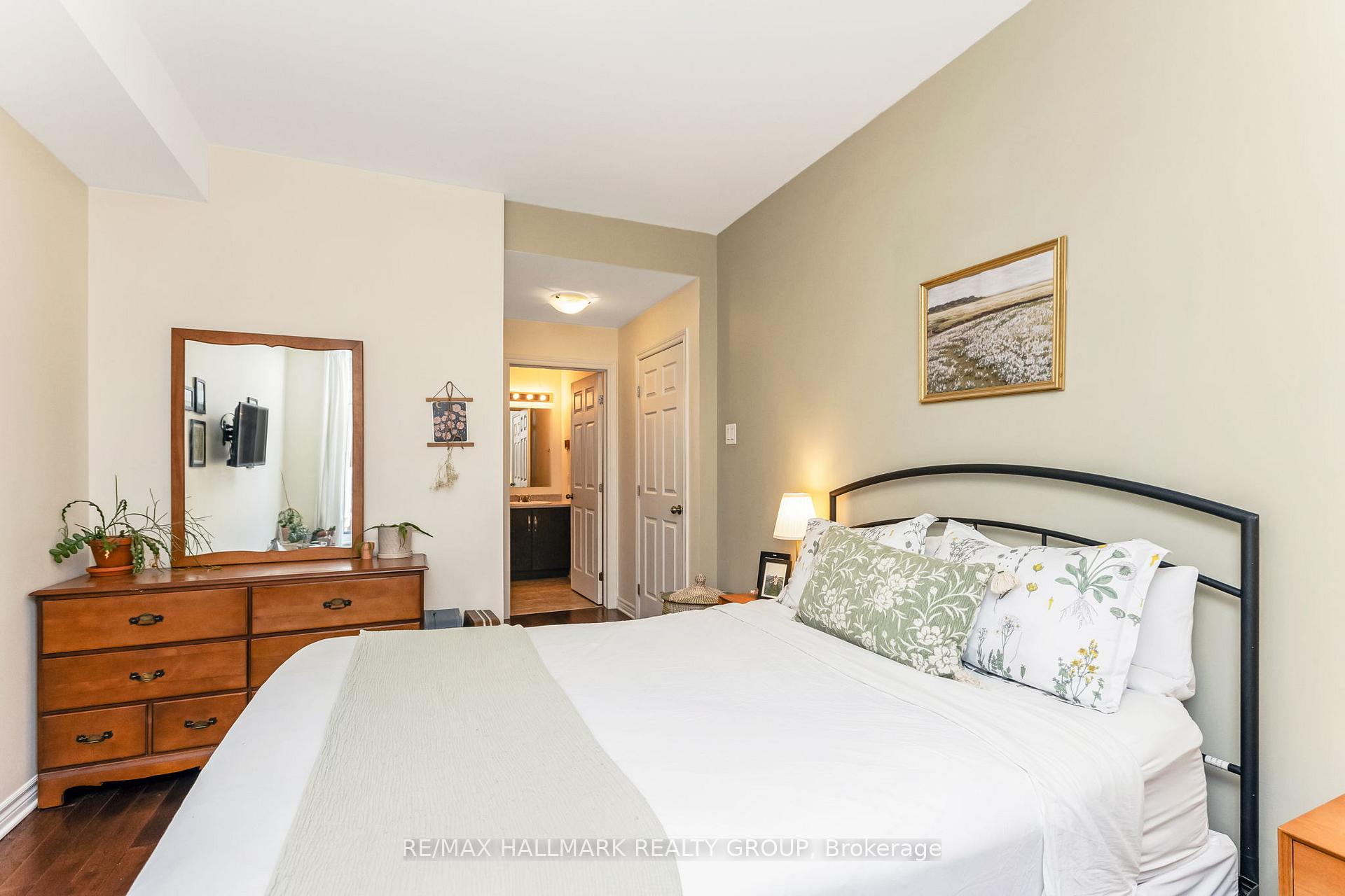 Photo 19 of Unit C, 322 Everest Private, Ottawa, Elmvale Acres — HOMEH
