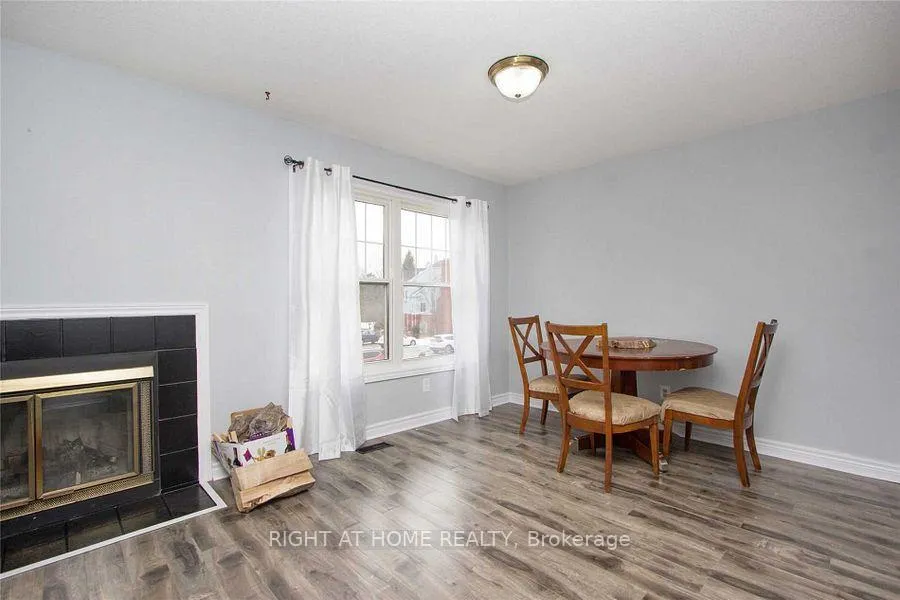 Photo 4 of Unit D-17, 1663 Nash Road, Clarington, Courtice — HOMEH