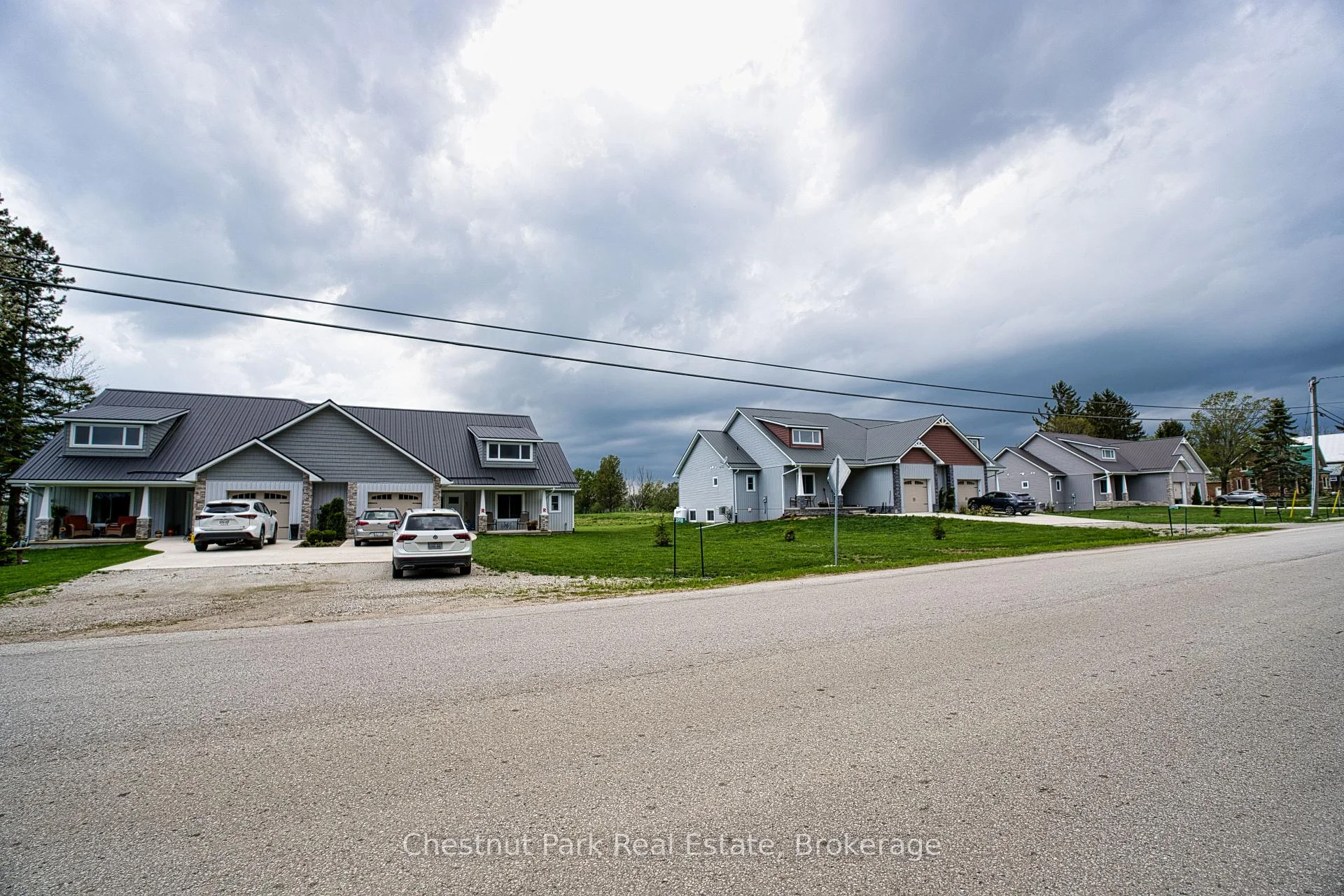 Photo of 319916-319926 Kemble Rock Road