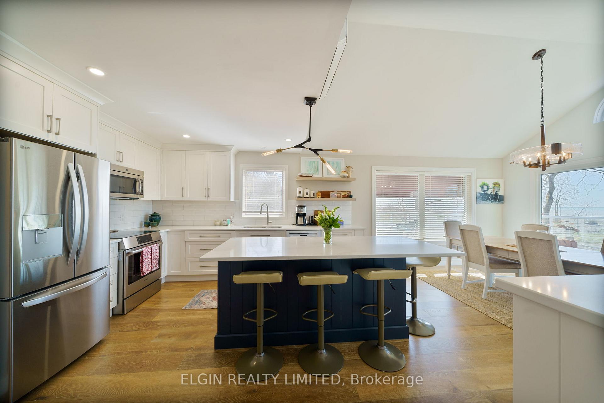 Photo 2 of 547 West Edith Cavell Boulevard, Central Elgin, Rural Central Elgin — HOMEH