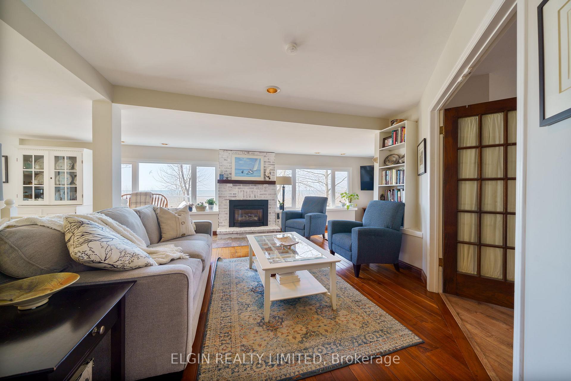 Photo 3 of 547 West Edith Cavell Boulevard, Central Elgin, Rural Central Elgin — HOMEH