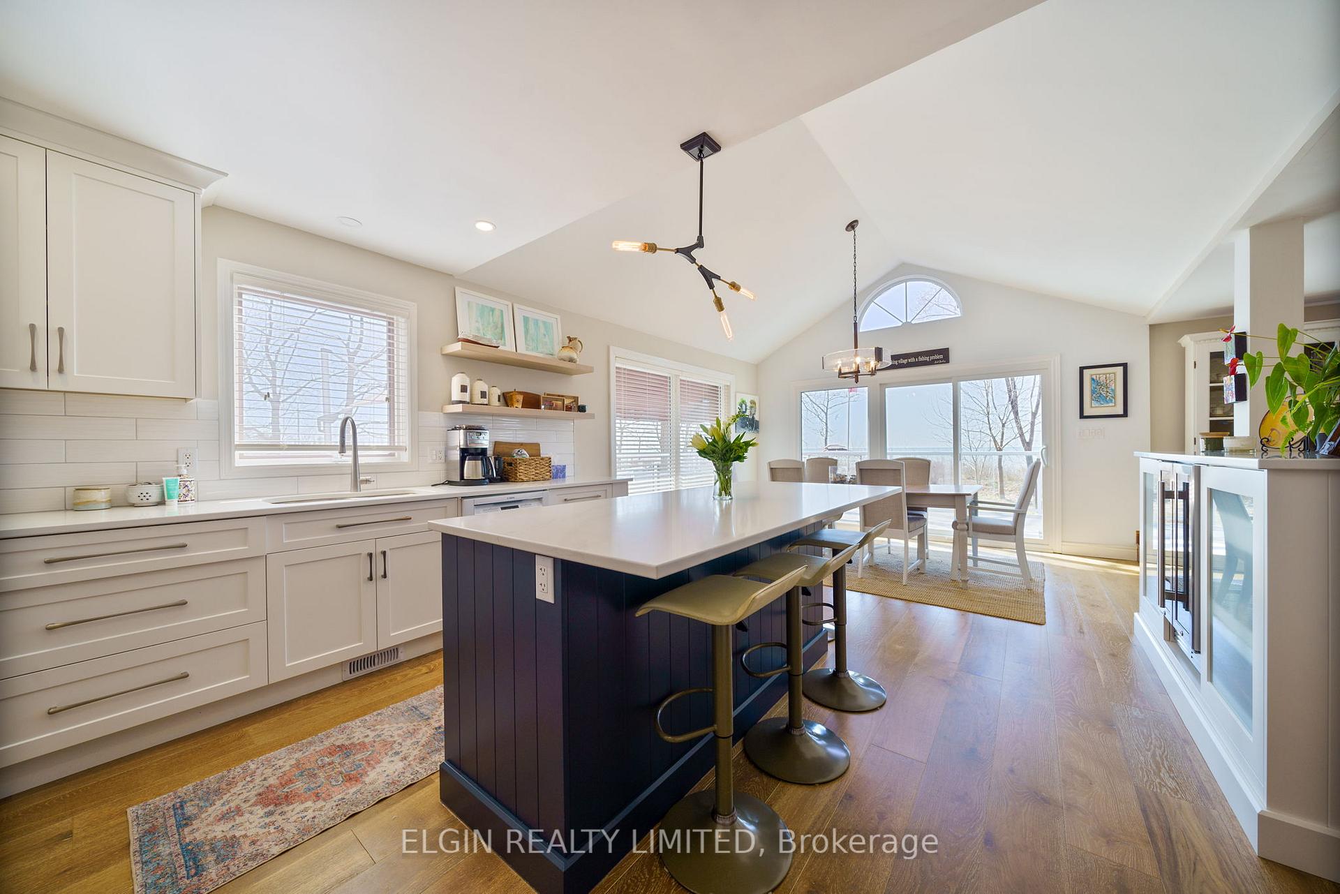 Photo 9 of 547 West Edith Cavell Boulevard, Central Elgin, Rural Central Elgin — HOMEH