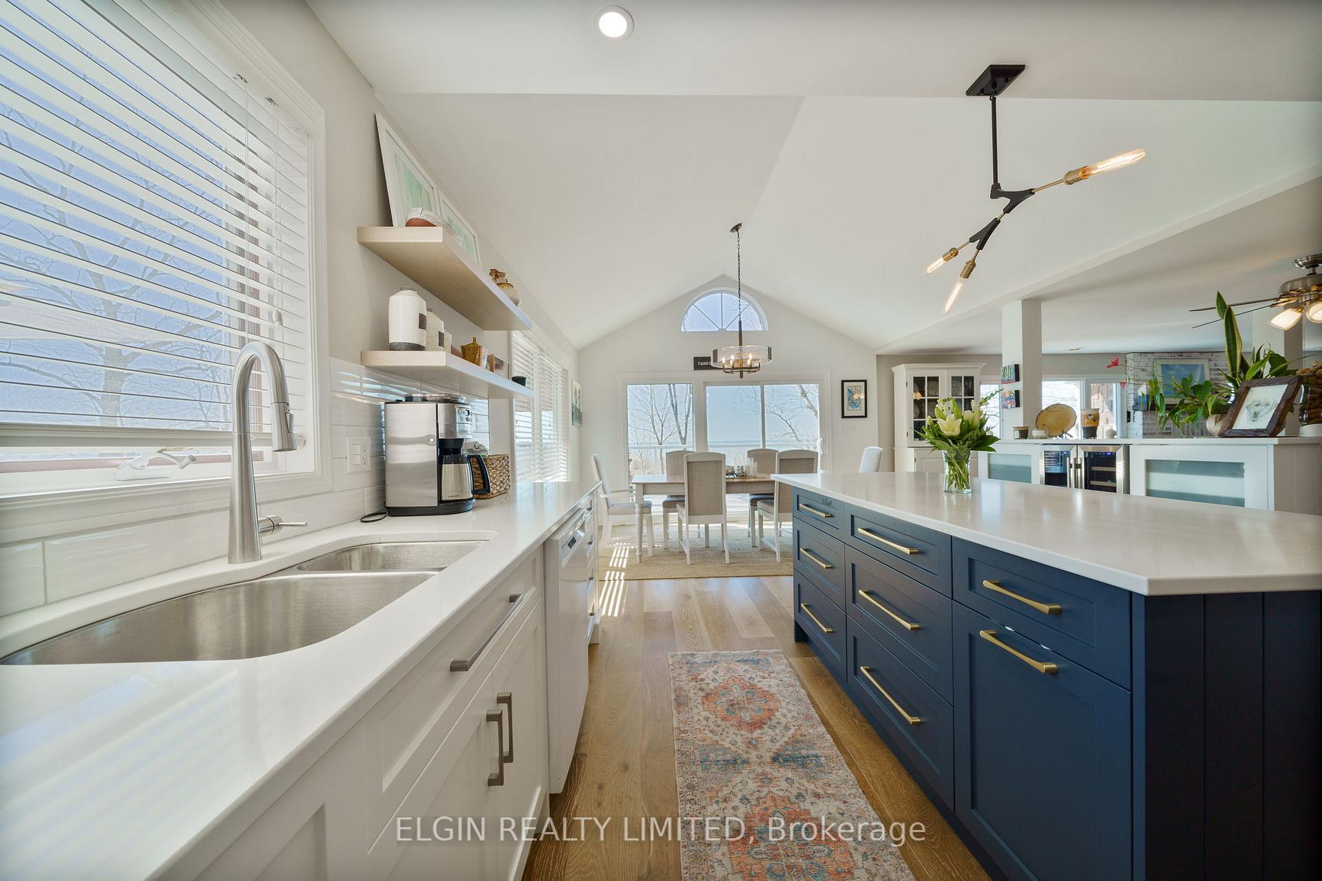 Photo 10 of 547 West Edith Cavell Boulevard, Central Elgin, Rural Central Elgin — HOMEH