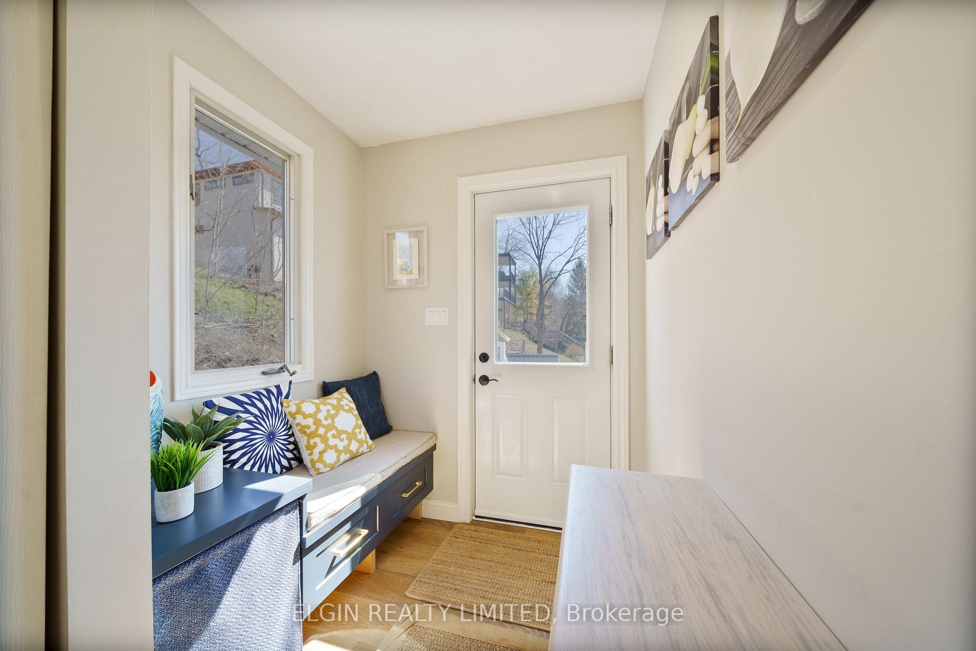 Photo 11 of 547 West Edith Cavell Boulevard, Central Elgin, Rural Central Elgin — HOMEH