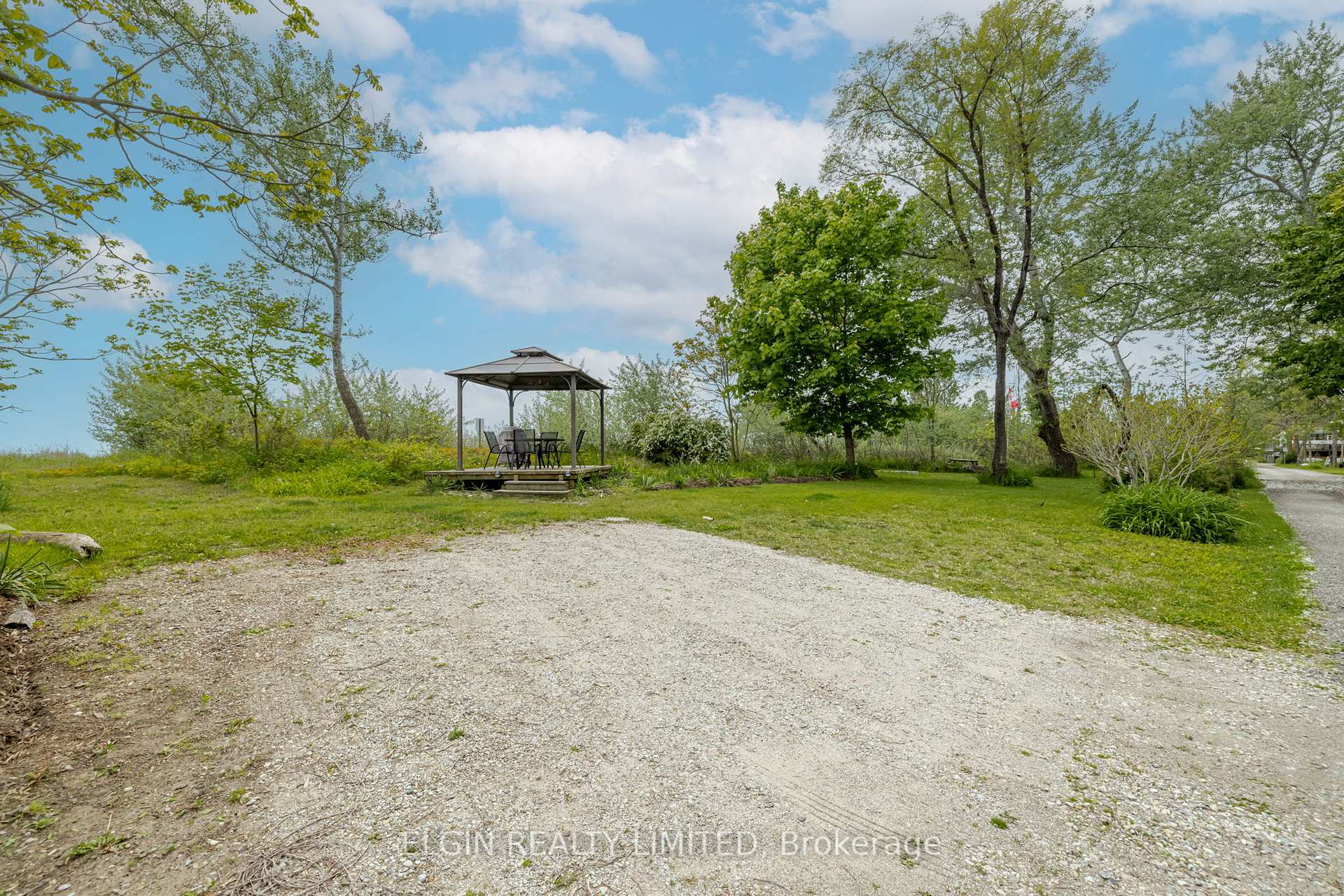 Photo 42 of 547 West Edith Cavell Boulevard, Central Elgin, Rural Central Elgin — HOMEH