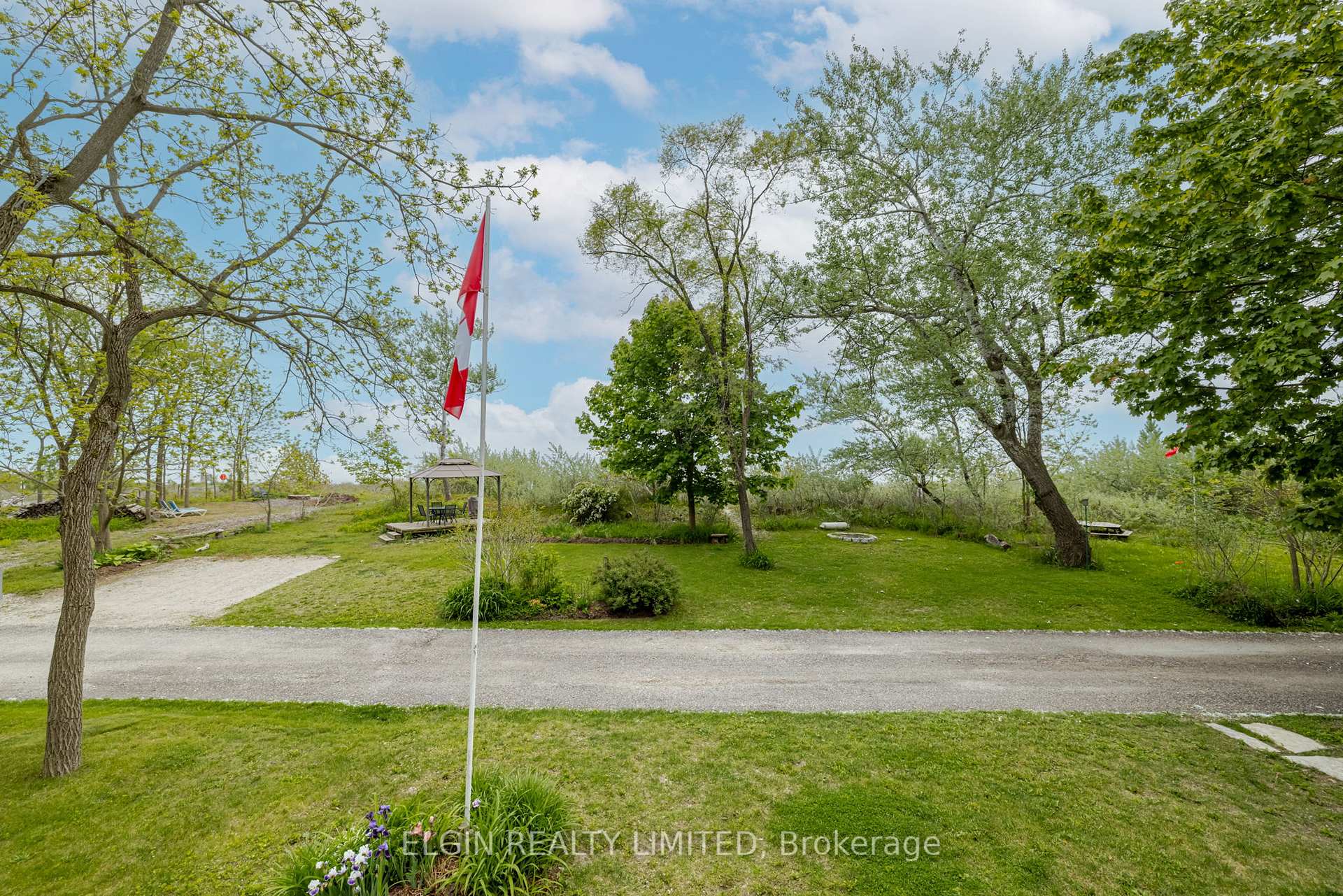 Photo 47 of 547 West Edith Cavell Boulevard, Central Elgin, Rural Central Elgin — HOMEH