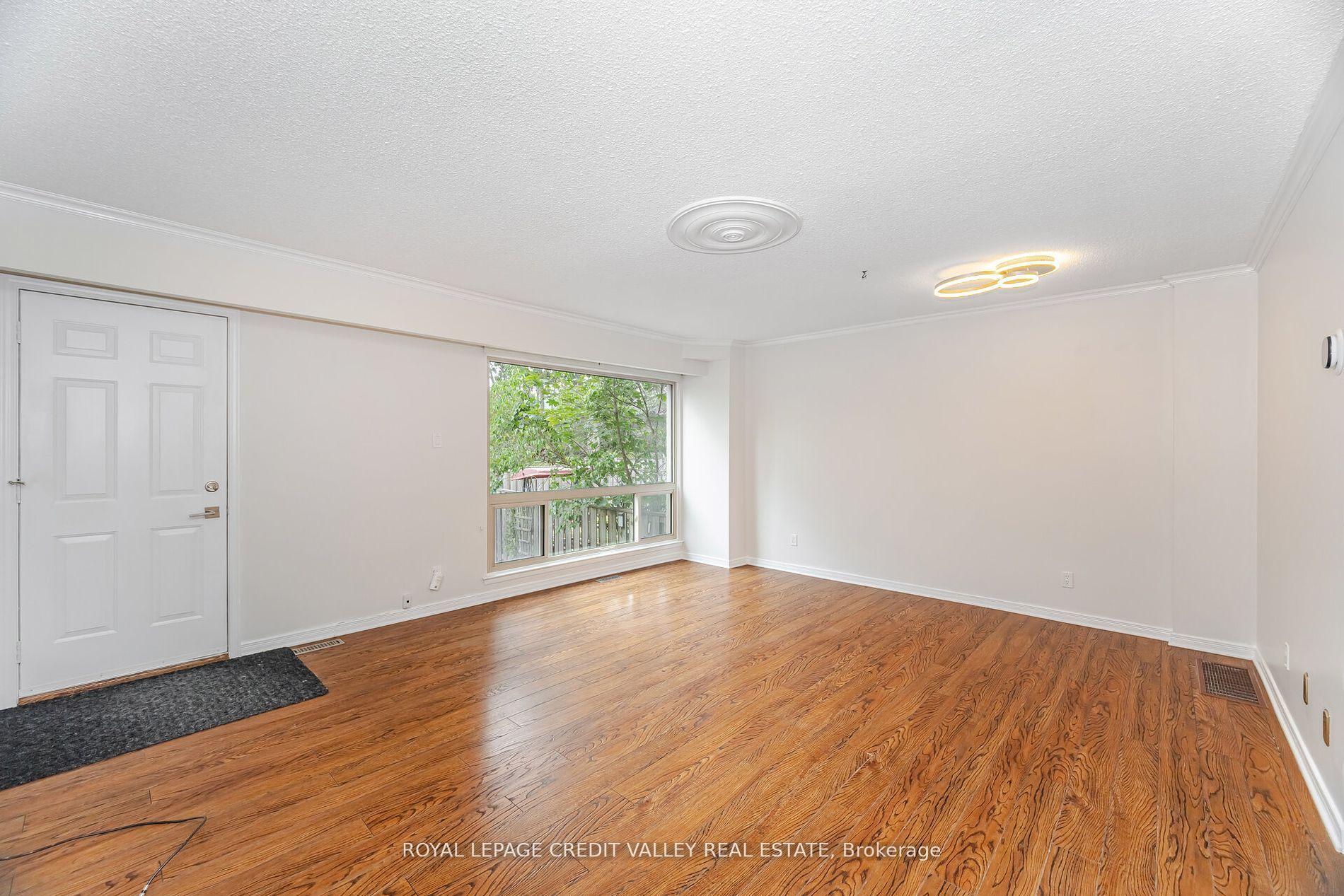 Photo 7 of Unit 2, 2 North Street, Barrie, Wellington — HOMEH