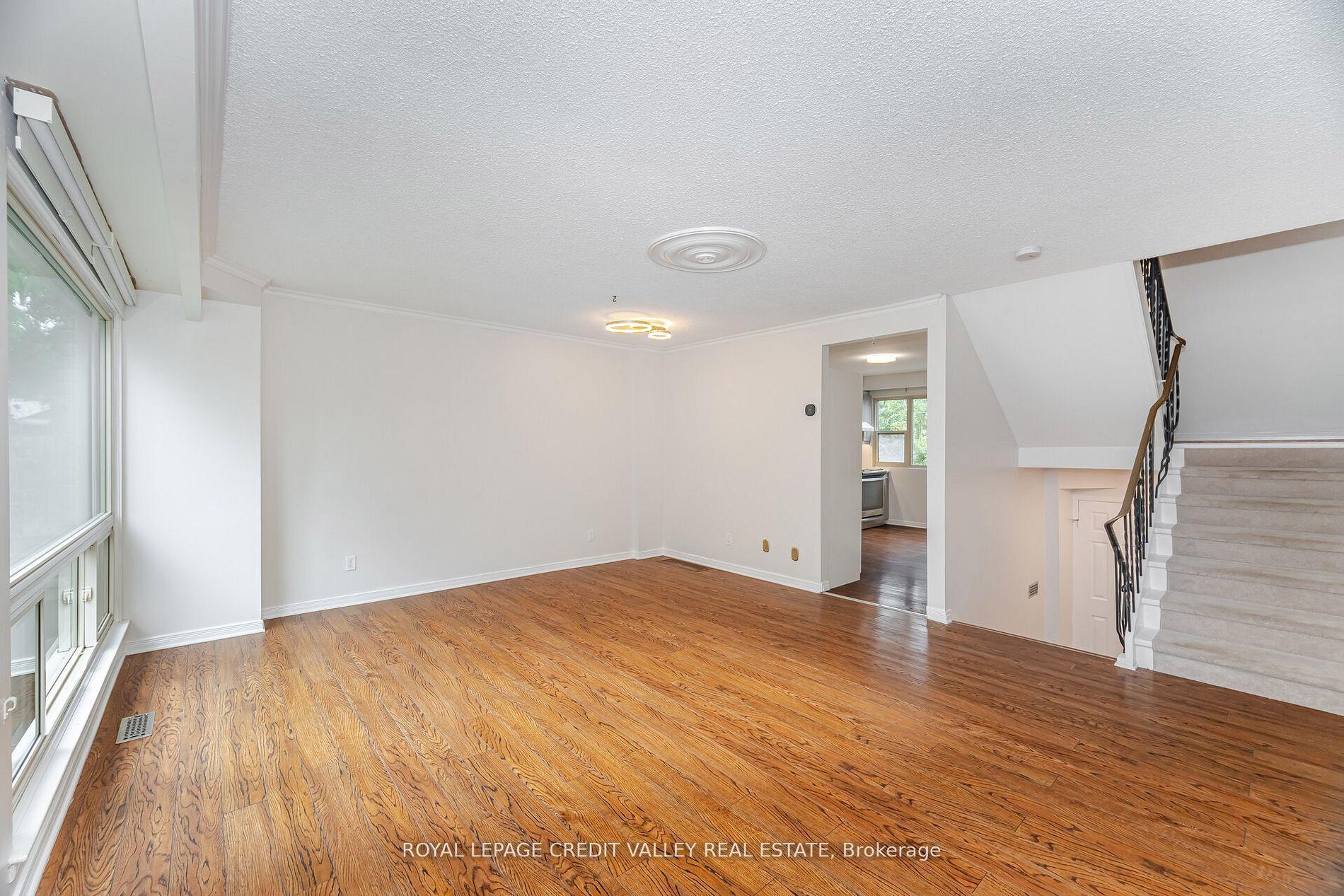 Photo 9 of Unit 2, 2 North Street, Barrie, Wellington — HOMEH