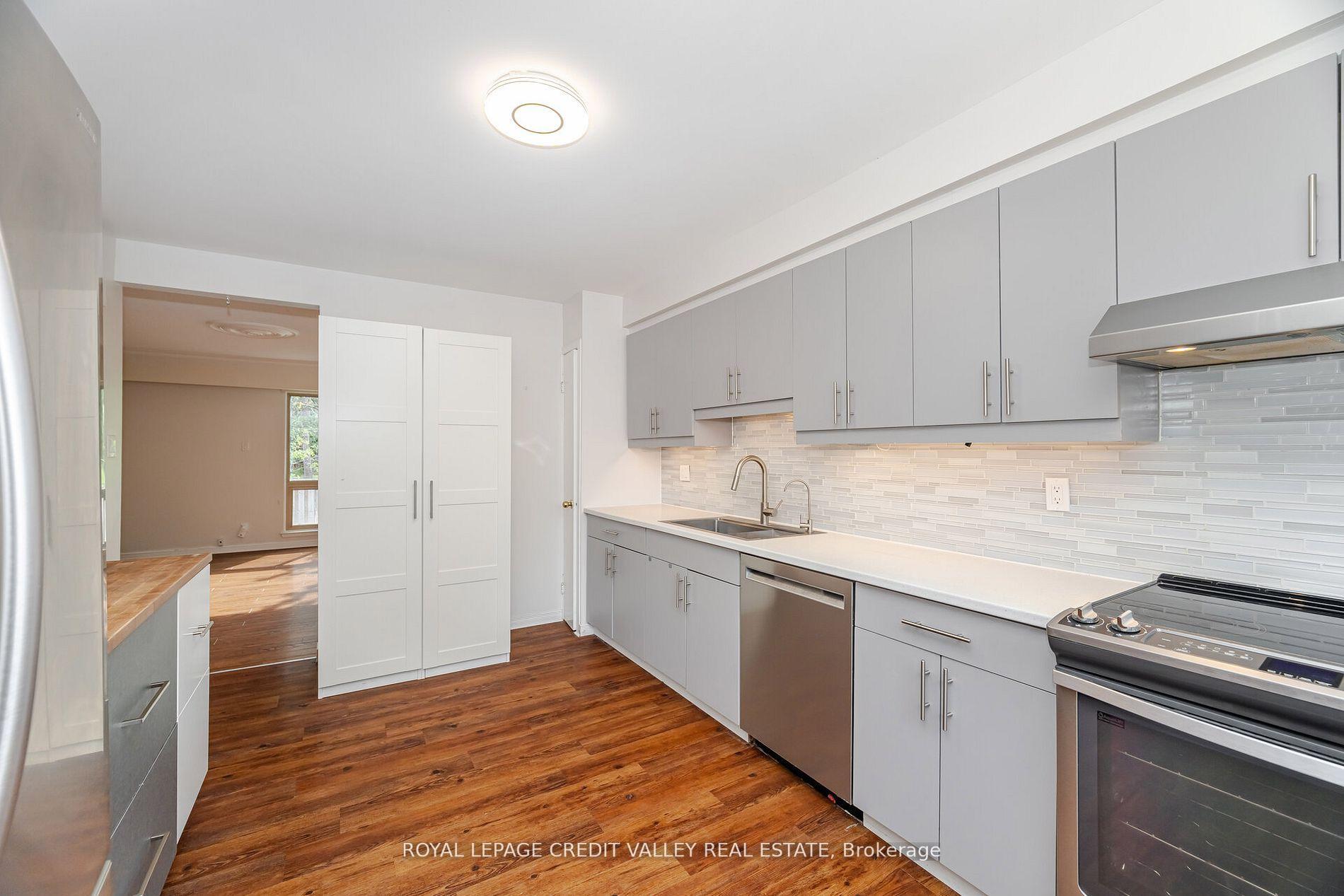 Photo 13 of Unit 2, 2 North Street, Barrie, Wellington — HOMEH