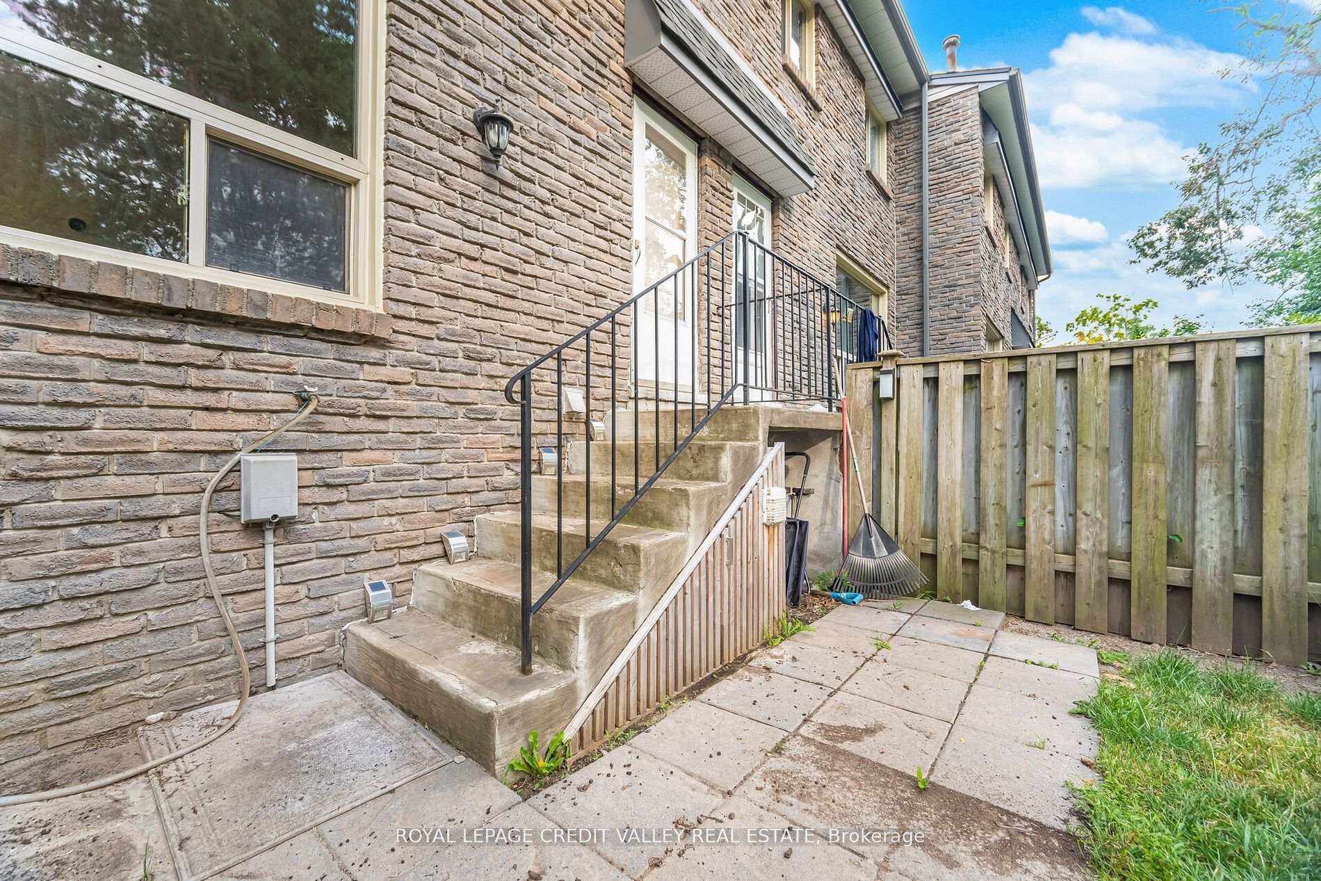 Photo 25 of Unit 2, 2 North Street, Barrie, Wellington — HOMEH