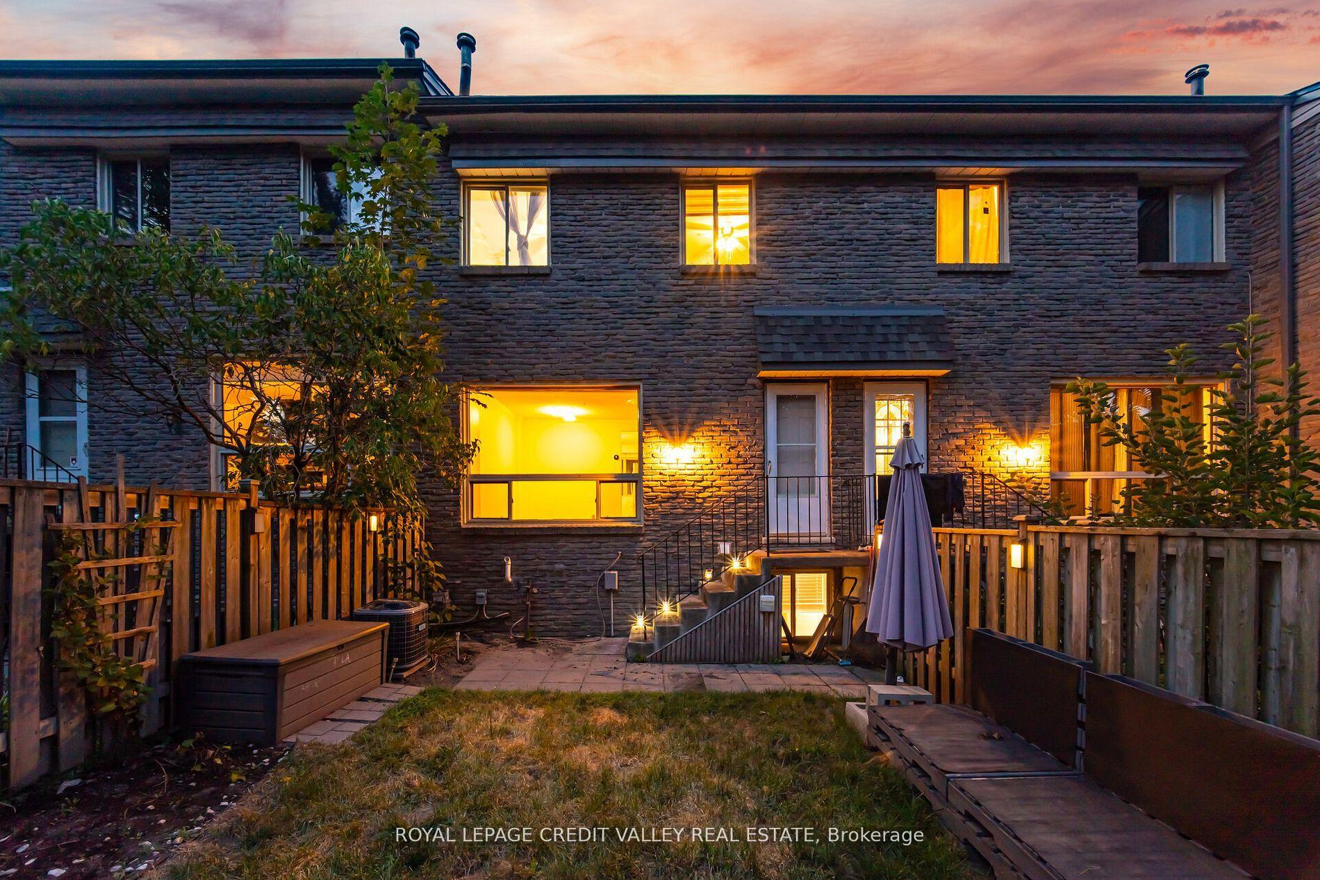 Photo 28 of Unit 2, 2 North Street, Barrie, Wellington — HOMEH