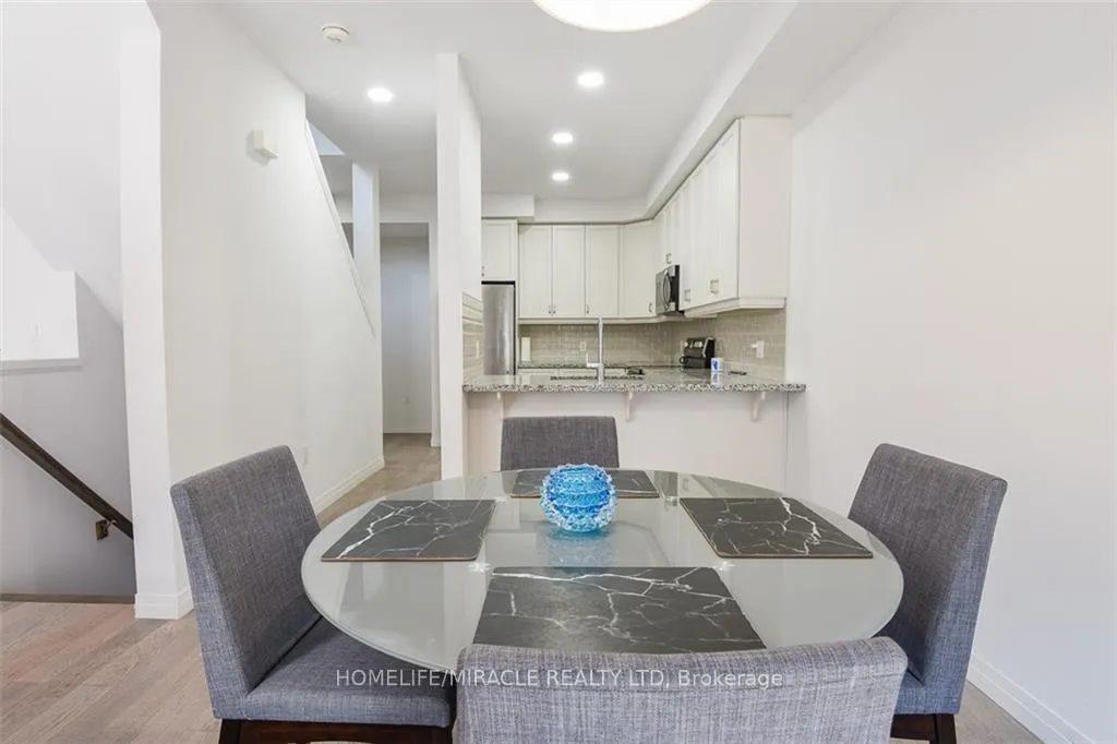 Photo 3 of Unit 130, 30 Times Square Boulevard, Hamilton, Stoney Creek Mountain — HOMEH