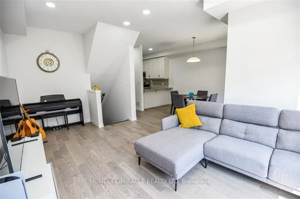 Photo 11 of Unit 130, 30 Times Square Boulevard, Hamilton, Stoney Creek Mountain — HOMEH