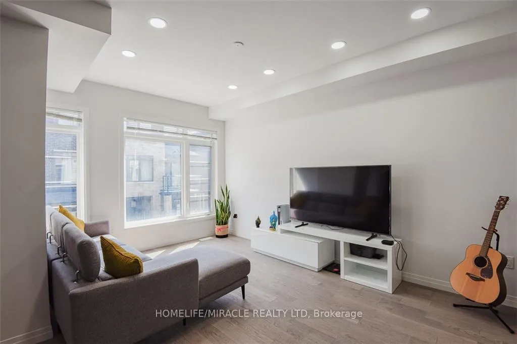 Photo 12 of Unit 130, 30 Times Square Boulevard, Hamilton, Stoney Creek Mountain — HOMEH