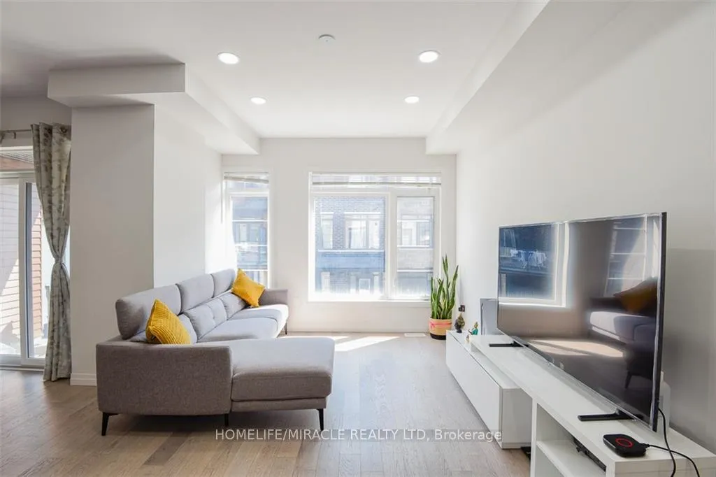 Photo 13 of Unit 130, 30 Times Square Boulevard, Hamilton, Stoney Creek Mountain — HOMEH