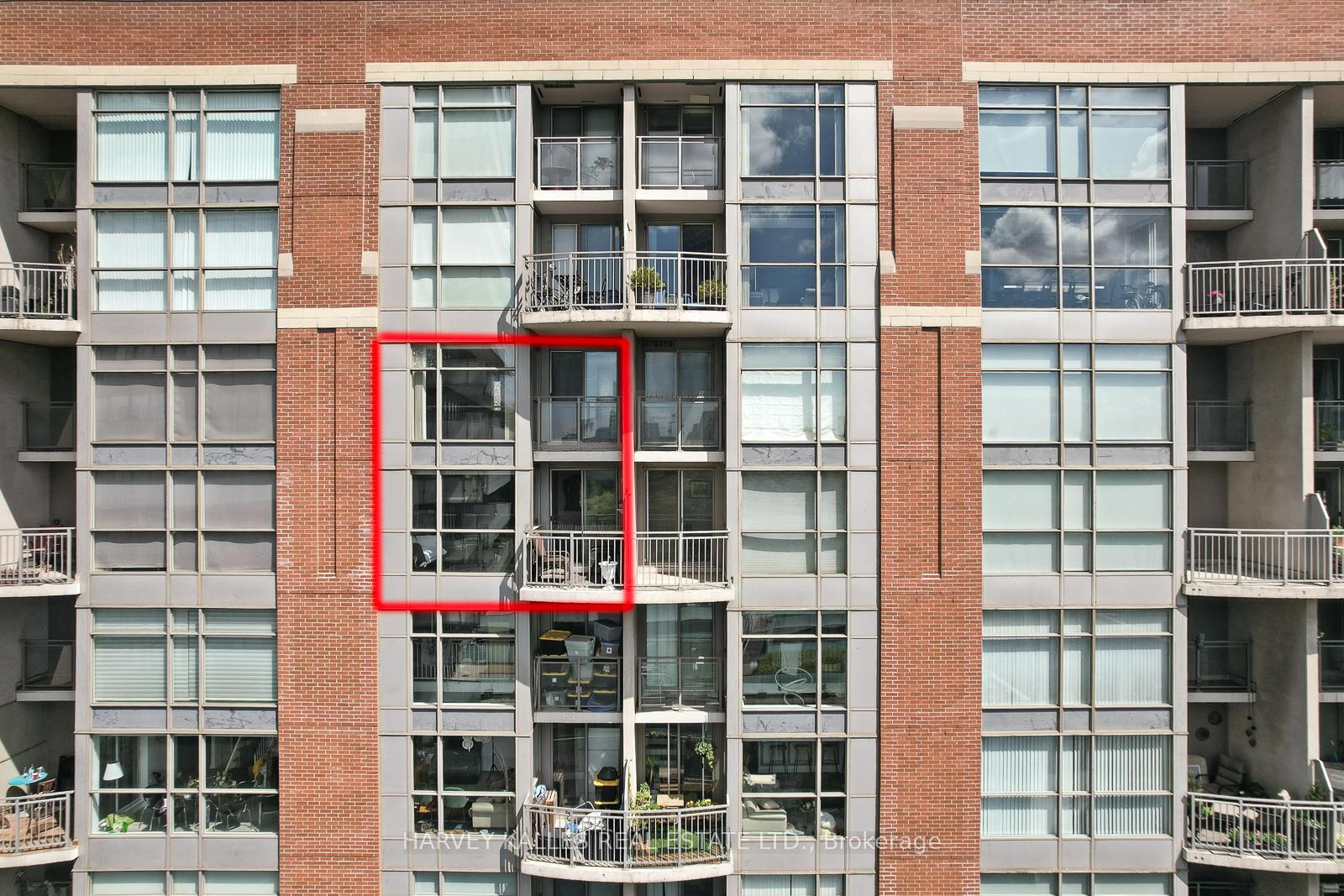 Front of Unit 904, 18 Merton Street