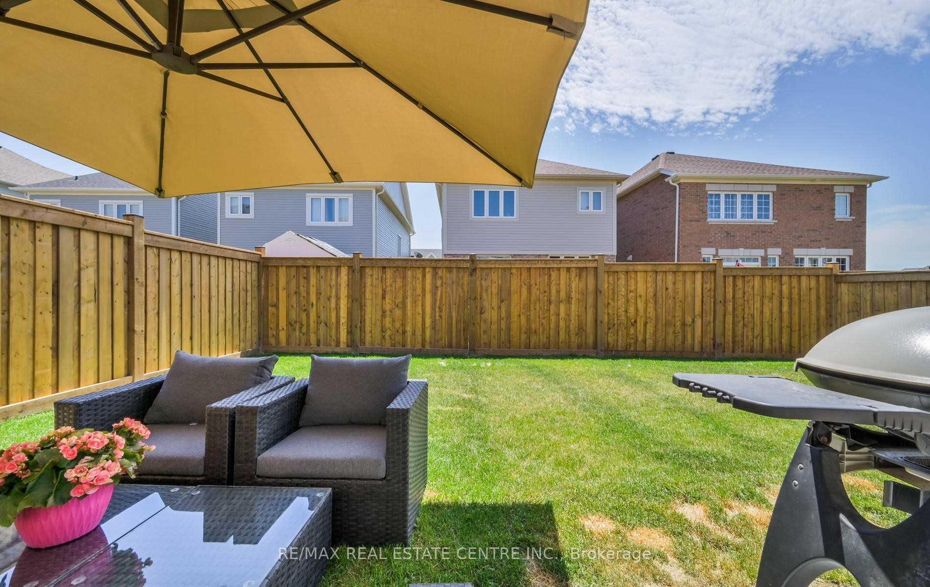 Photo 2 of 123 William Fair Drive, Clarington, Bowmanville — HOMEH
