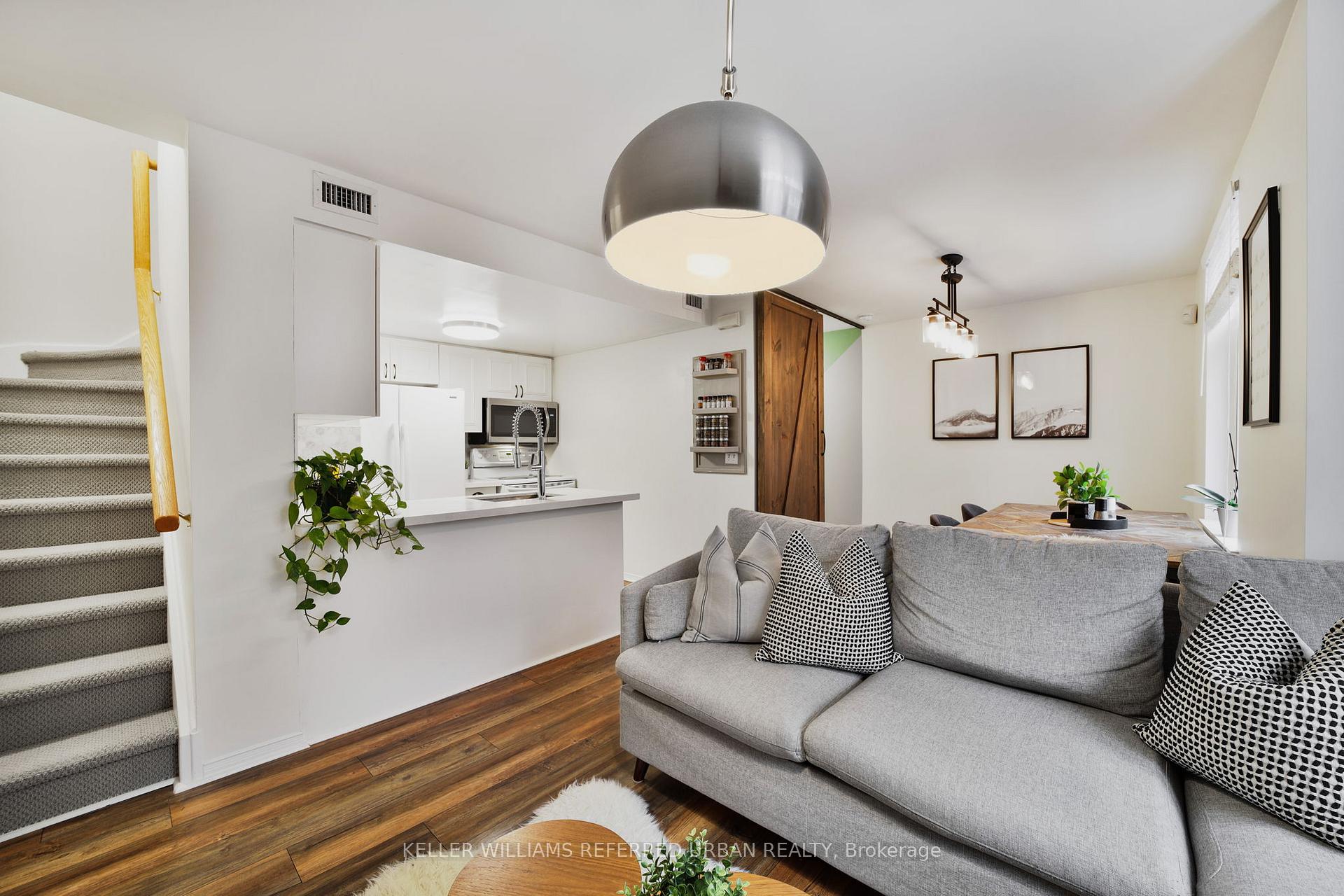 Photo 4 of Unit 15, 108 Redpath Avenue, Toronto, Mount Pleasant West — HOMEH