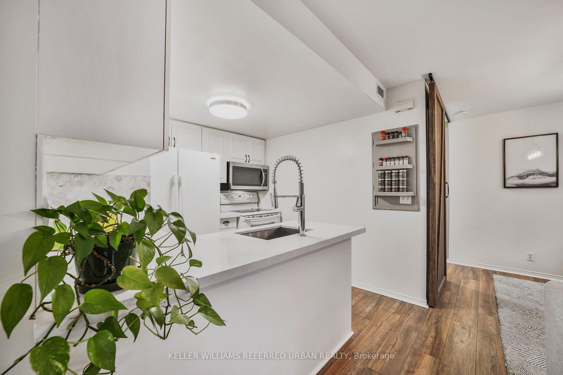 Photo 5 of Unit 15, 108 Redpath Avenue, Toronto, Mount Pleasant West — HOMEH