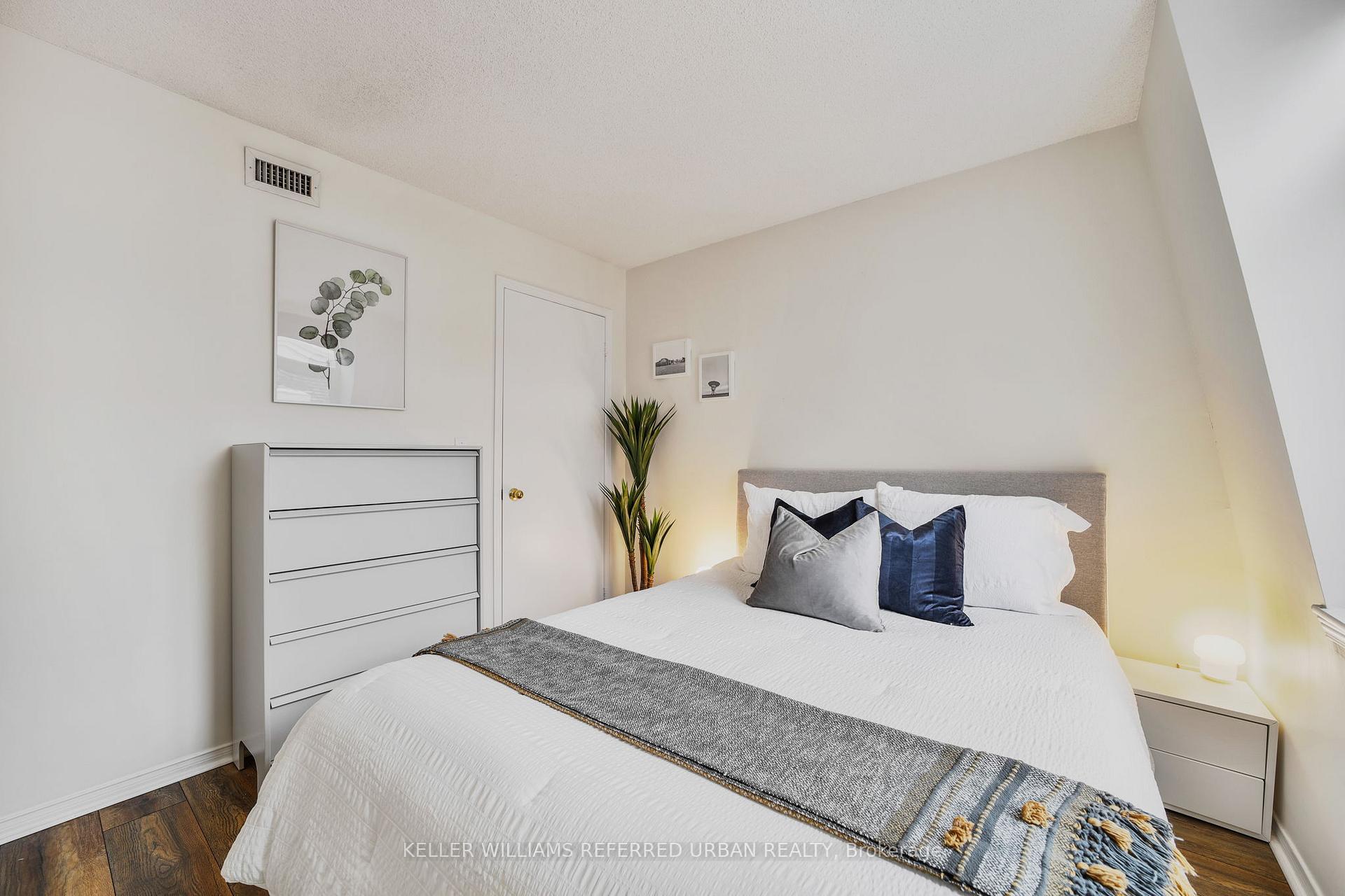 Photo 10 of Unit 15, 108 Redpath Avenue, Toronto, Mount Pleasant West — HOMEH