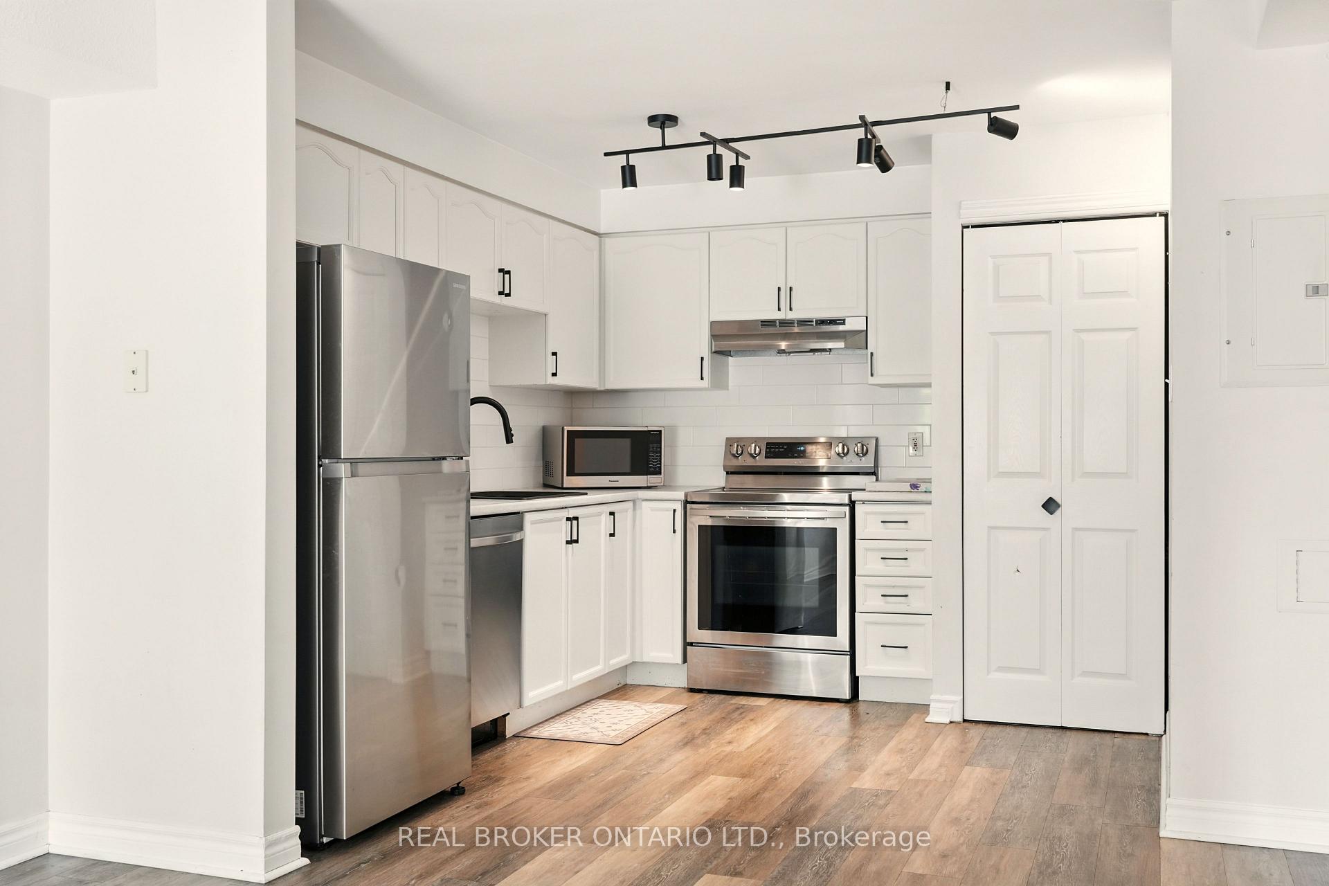 Photo 12 of Unit 303, 49 Jacobs Terrace, Barrie, Allandale — HOMEH