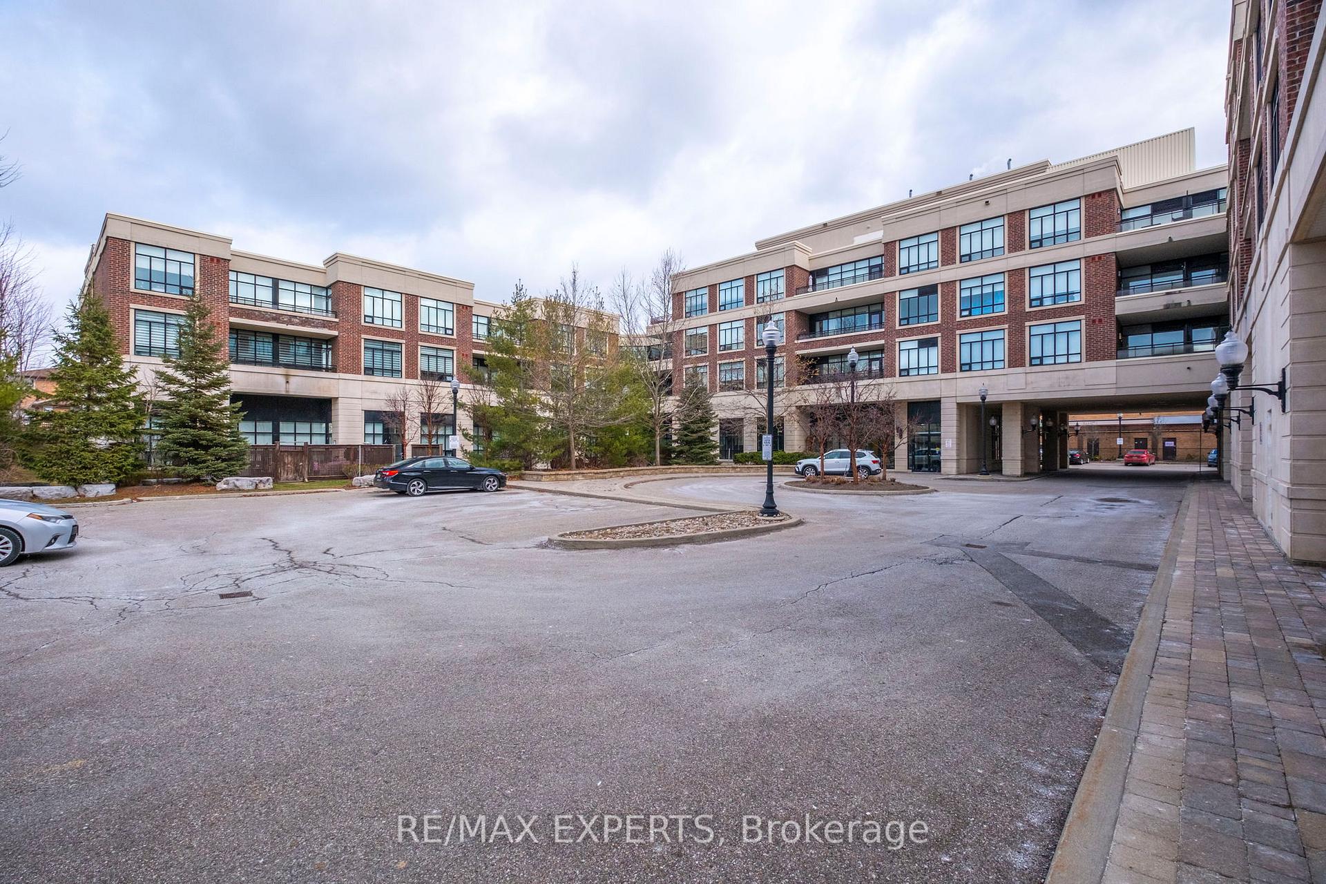 Photo 3 of Unit 103, 2396 Major Mackenzie Drive W, Vaughan, Maple — HOMEH