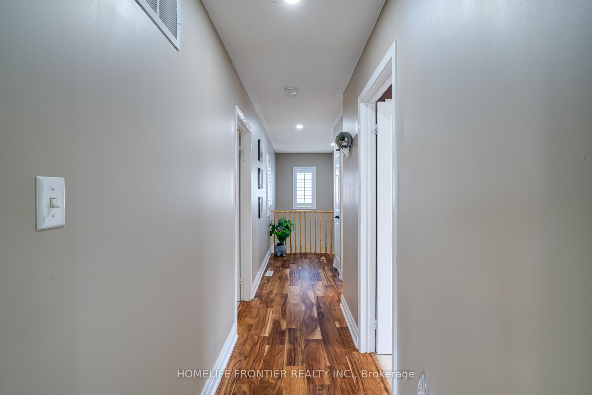 Photo 22 of 70 Starr Crescent, Aurora, Bayview Northeast — HOMEH