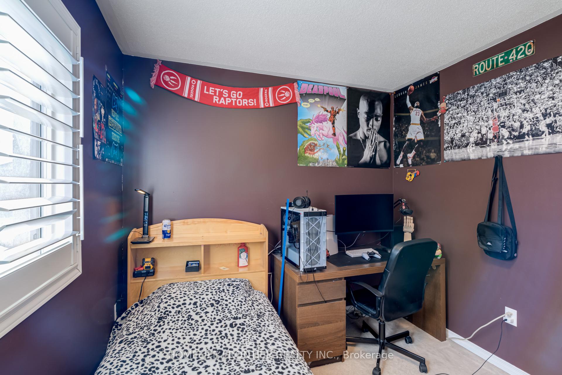 Photo 24 of 70 Starr Crescent, Aurora, Bayview Northeast — HOMEH