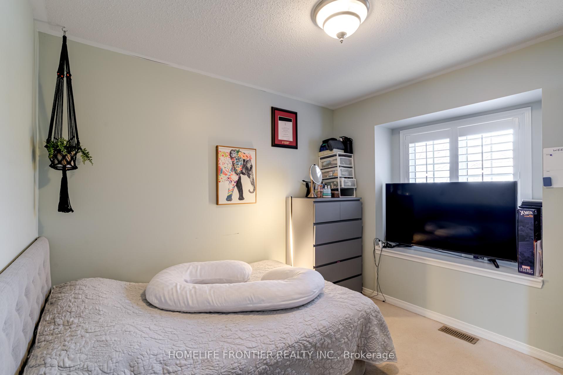 Photo 26 of 70 Starr Crescent, Aurora, Bayview Northeast — HOMEH